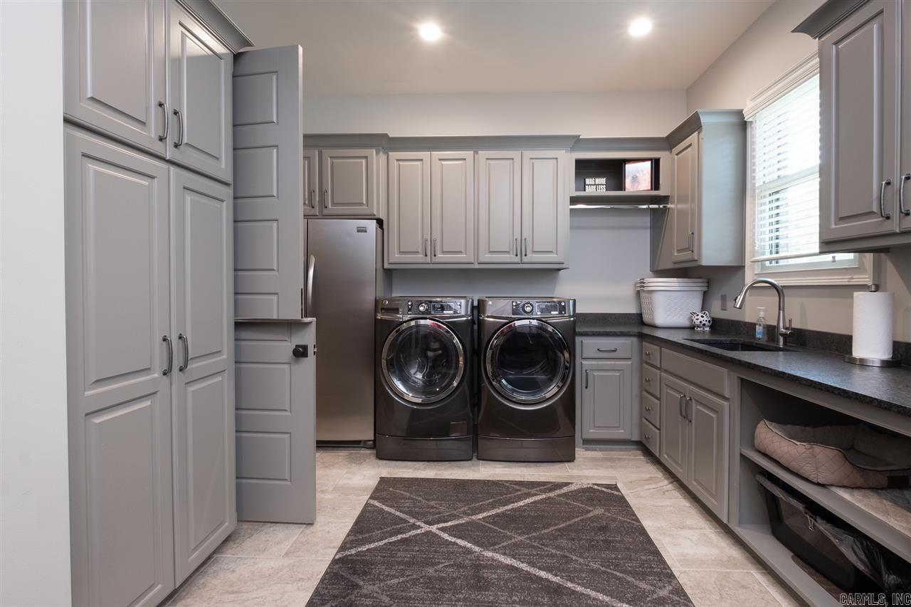 CHENAL DOWNS - Residential