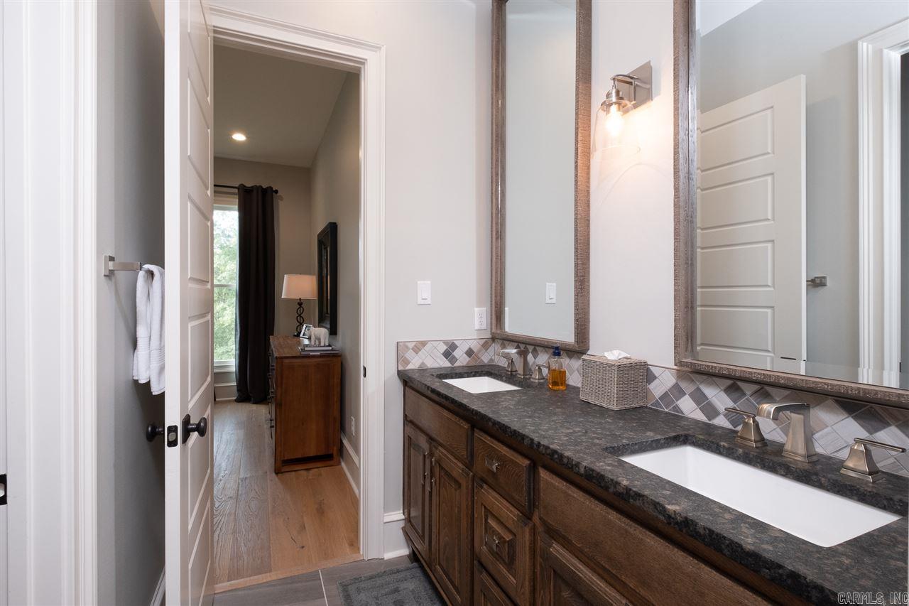 CHENAL DOWNS - Residential