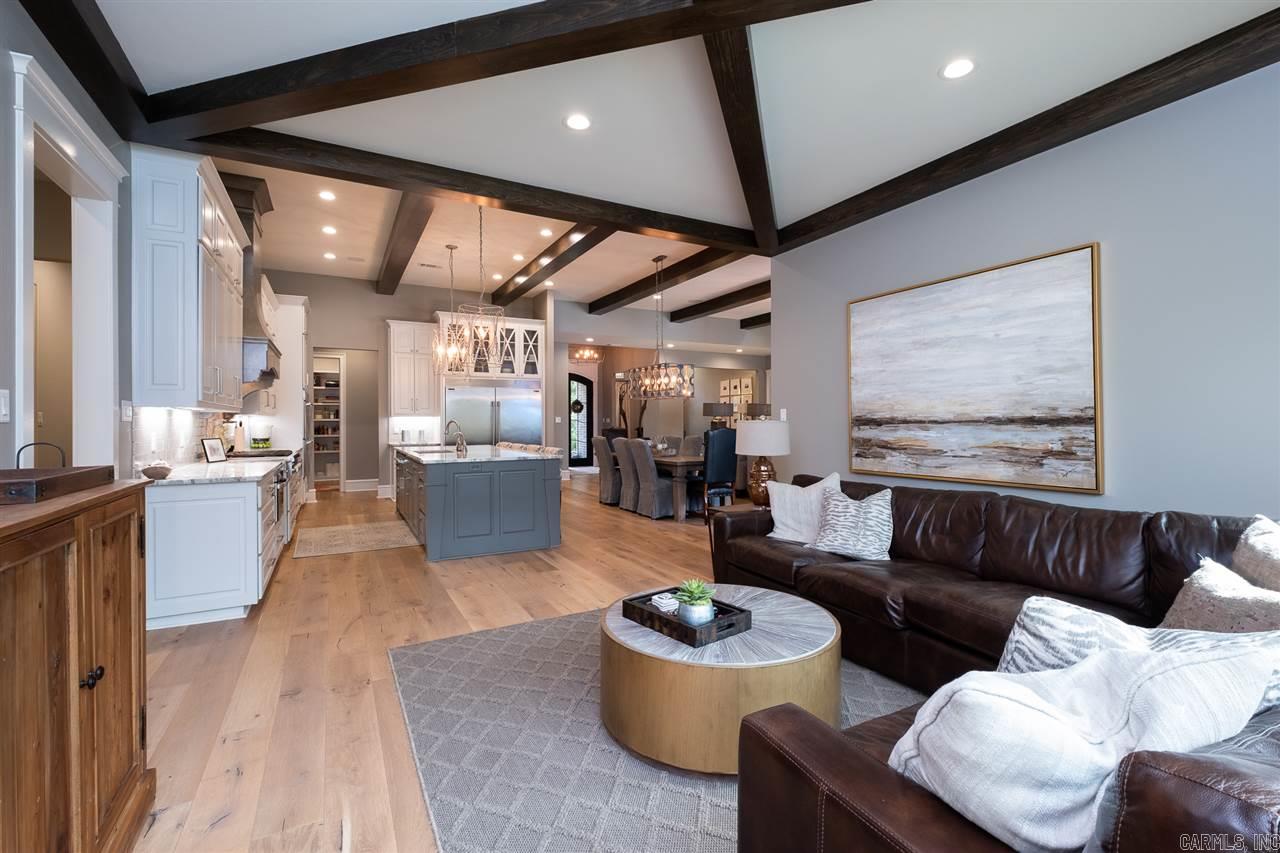CHENAL DOWNS - Residential