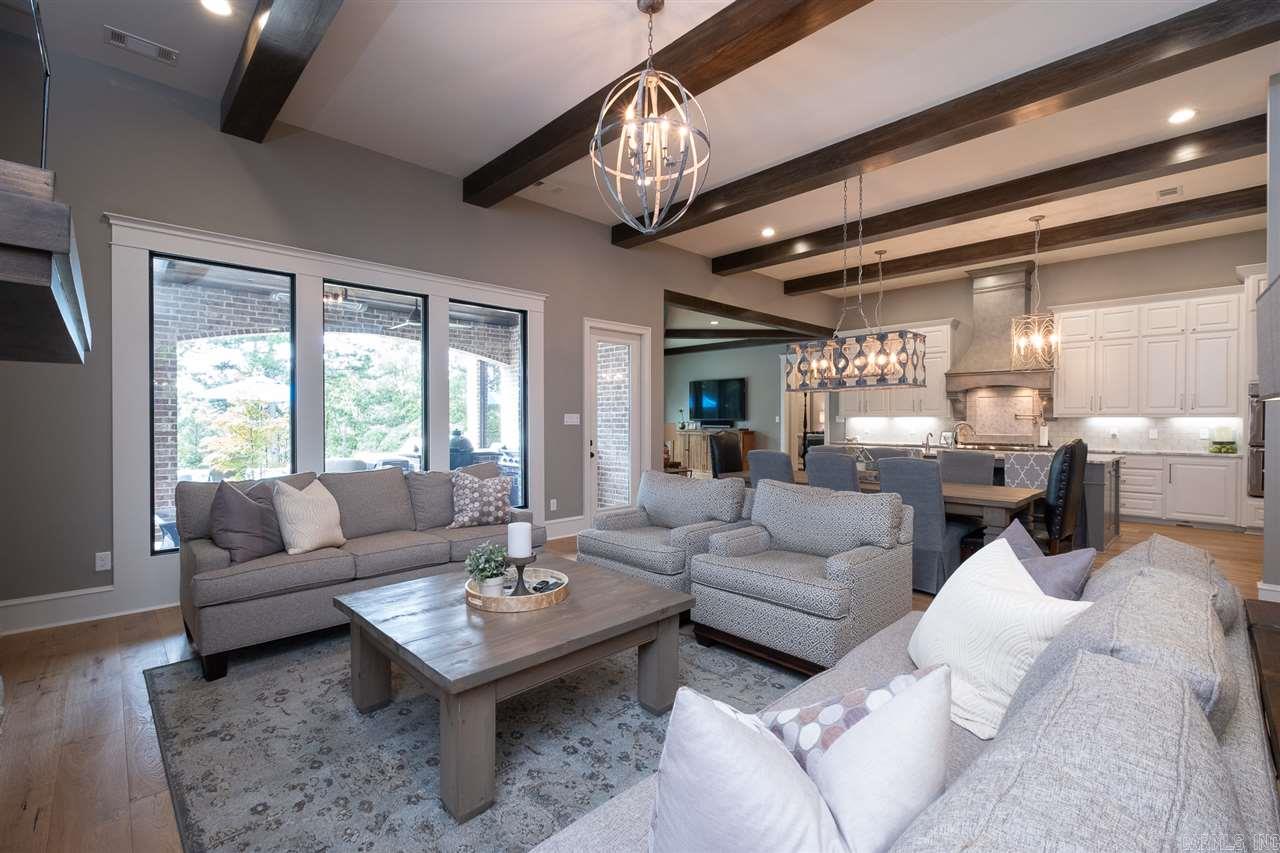 CHENAL DOWNS - Residential