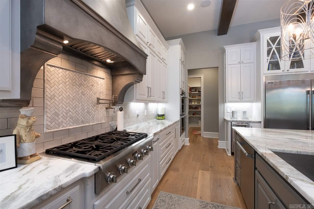 CHENAL DOWNS - Residential