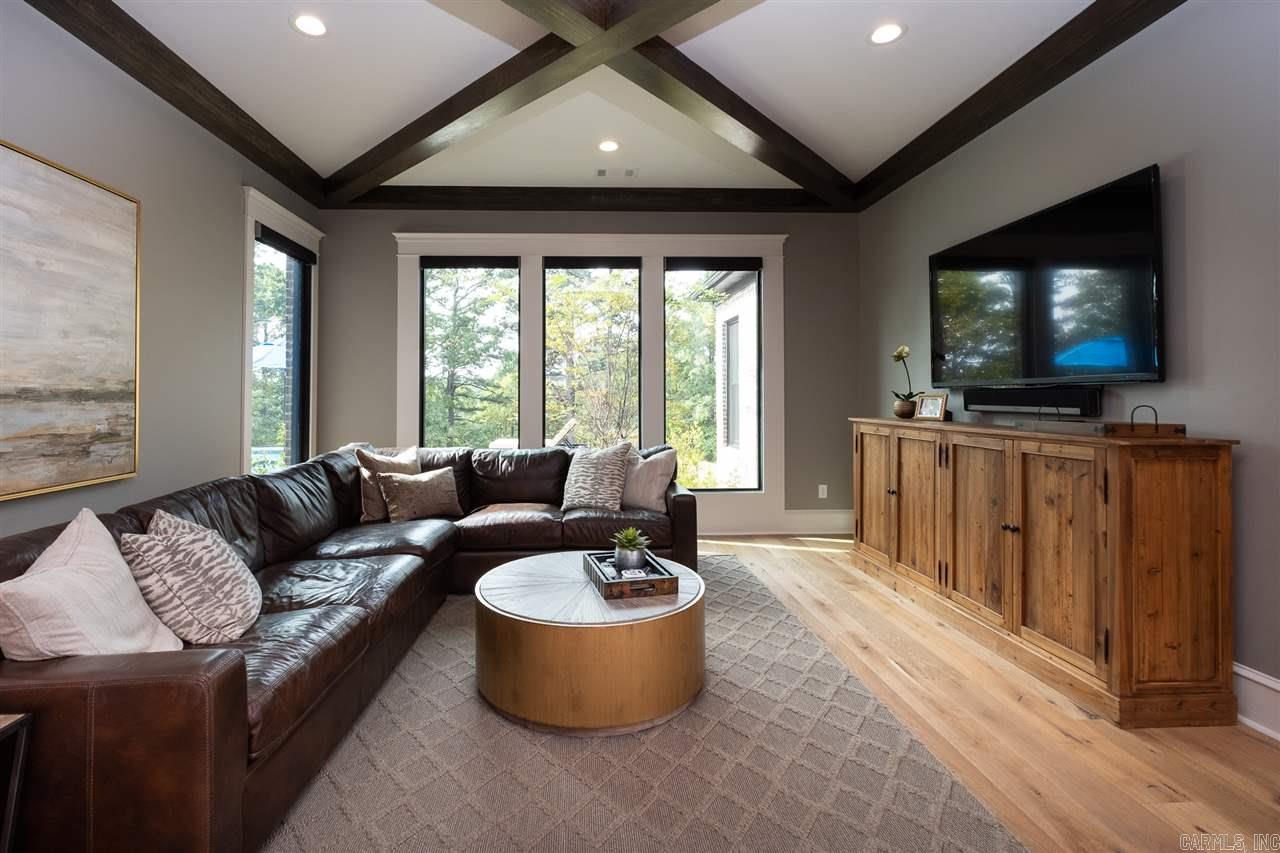 CHENAL DOWNS - Residential