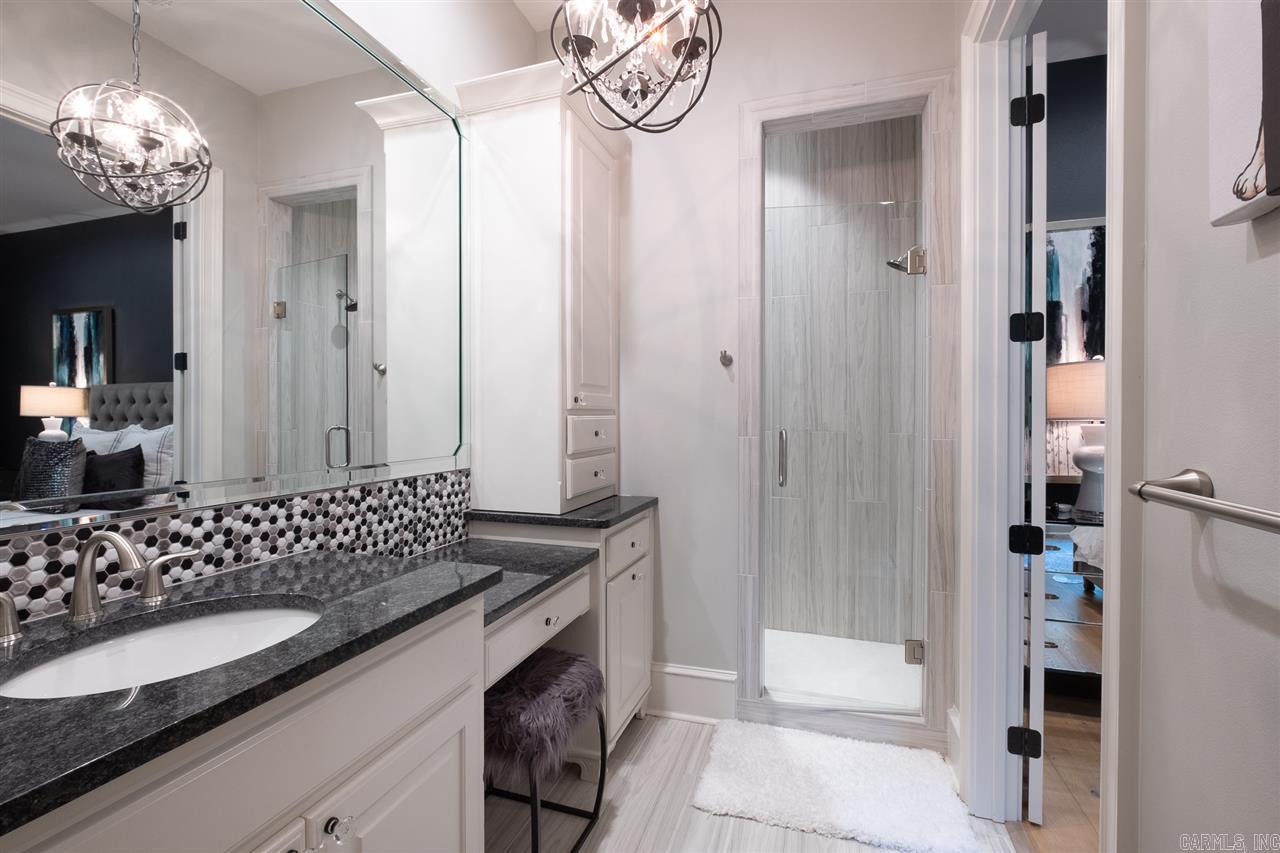 CHENAL DOWNS - Residential