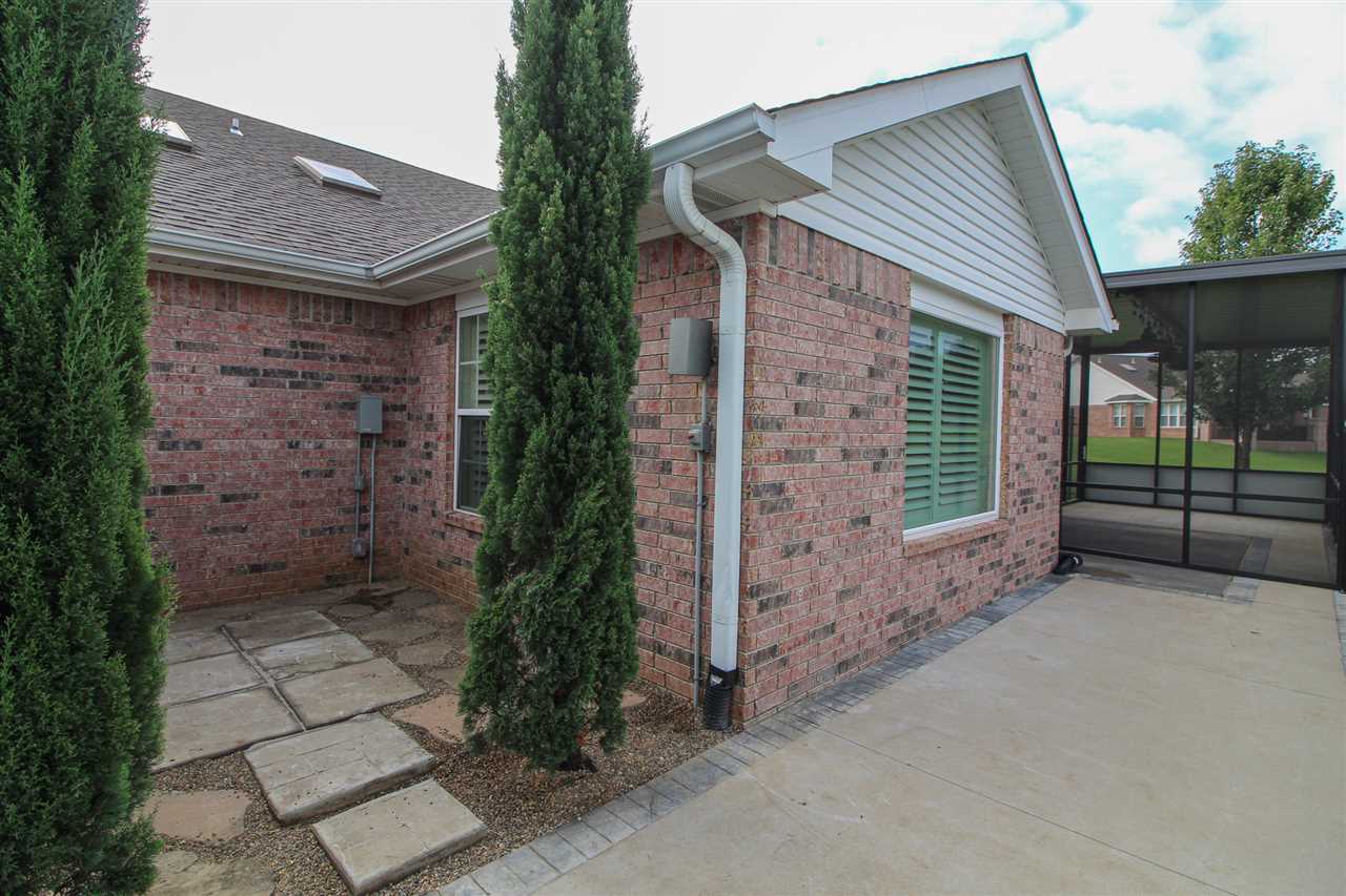 ENCLAVE - Residential