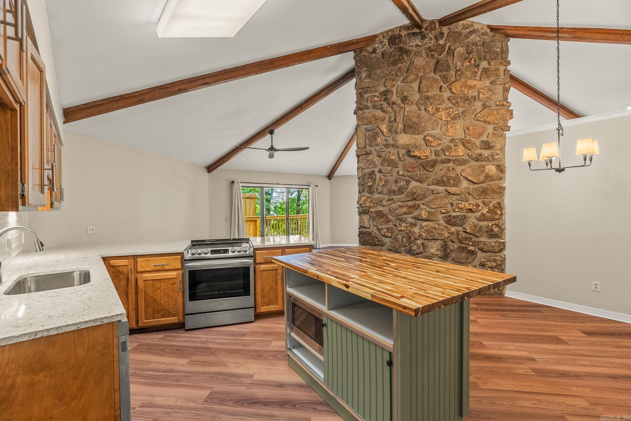 HAMILTON HILLS - Residential