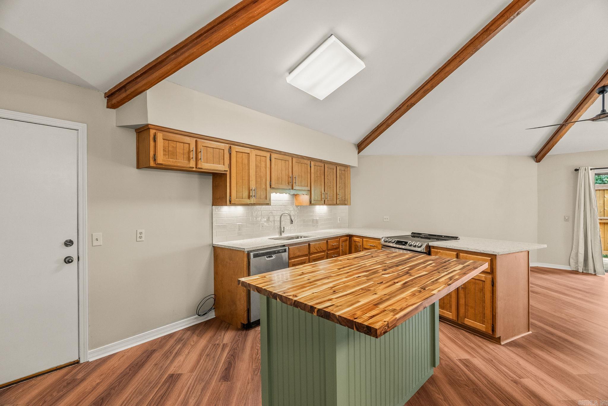HAMILTON HILLS - Residential