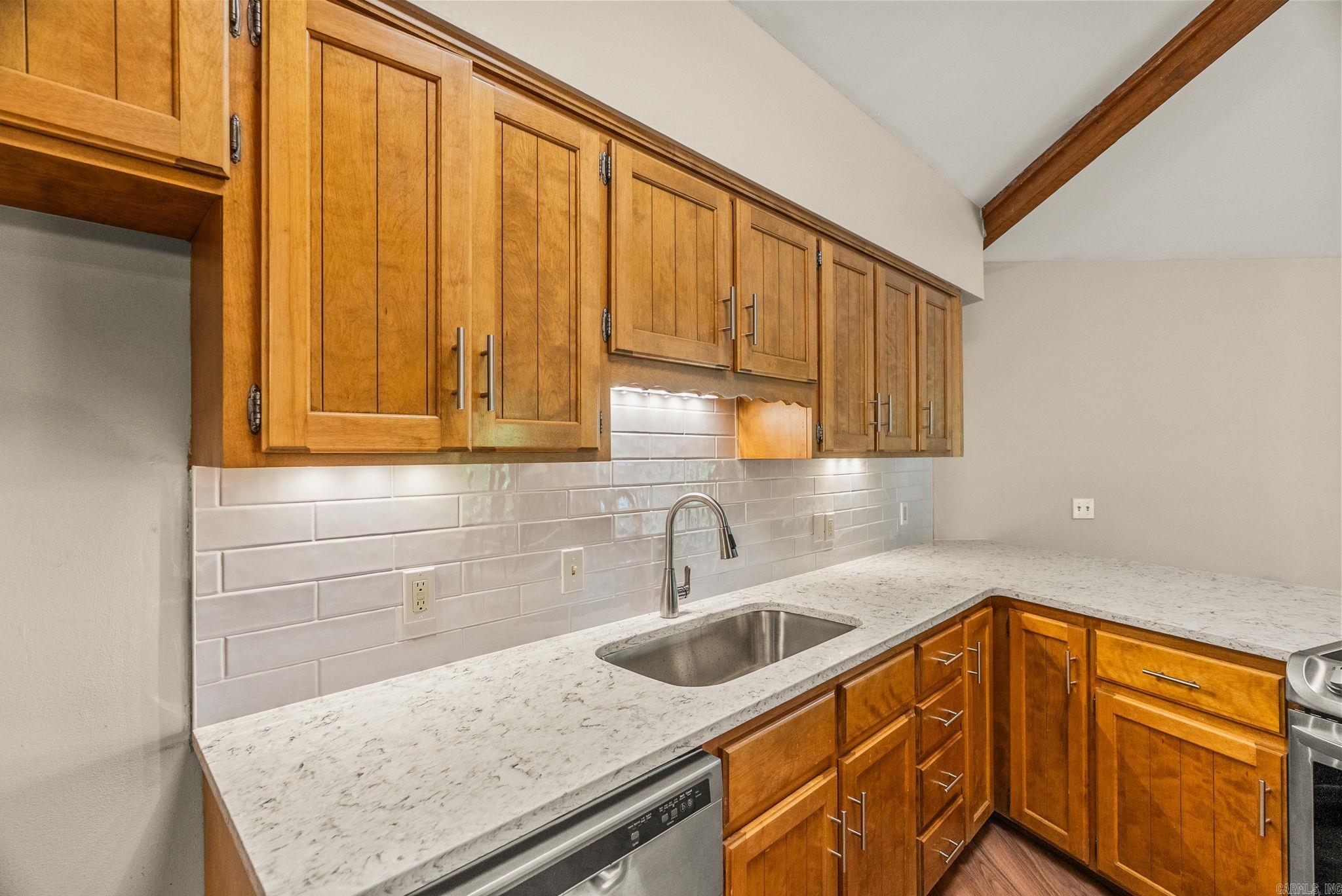 HAMILTON HILLS - Residential