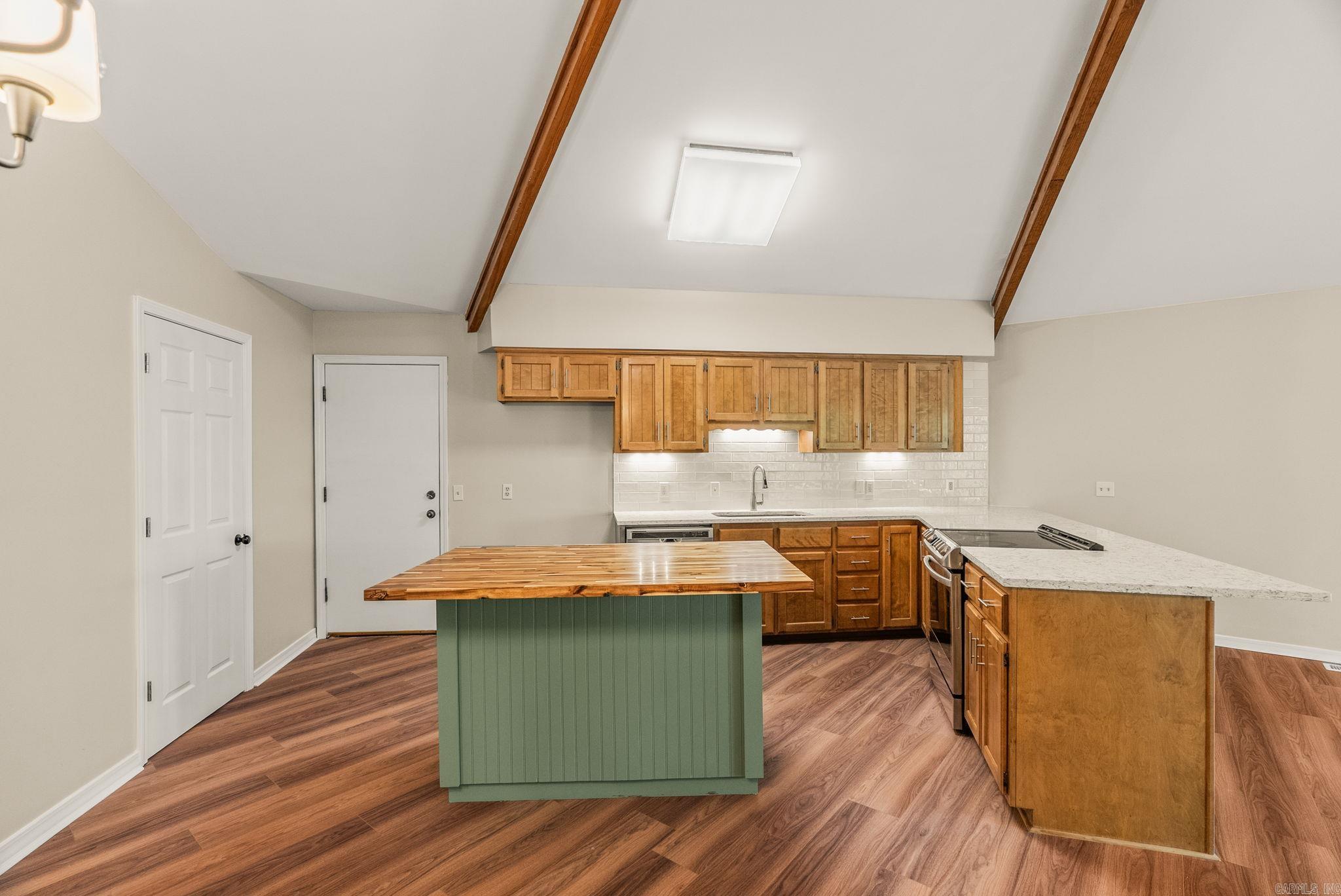 HAMILTON HILLS - Residential