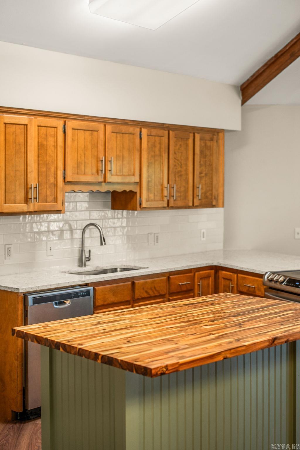 HAMILTON HILLS - Residential