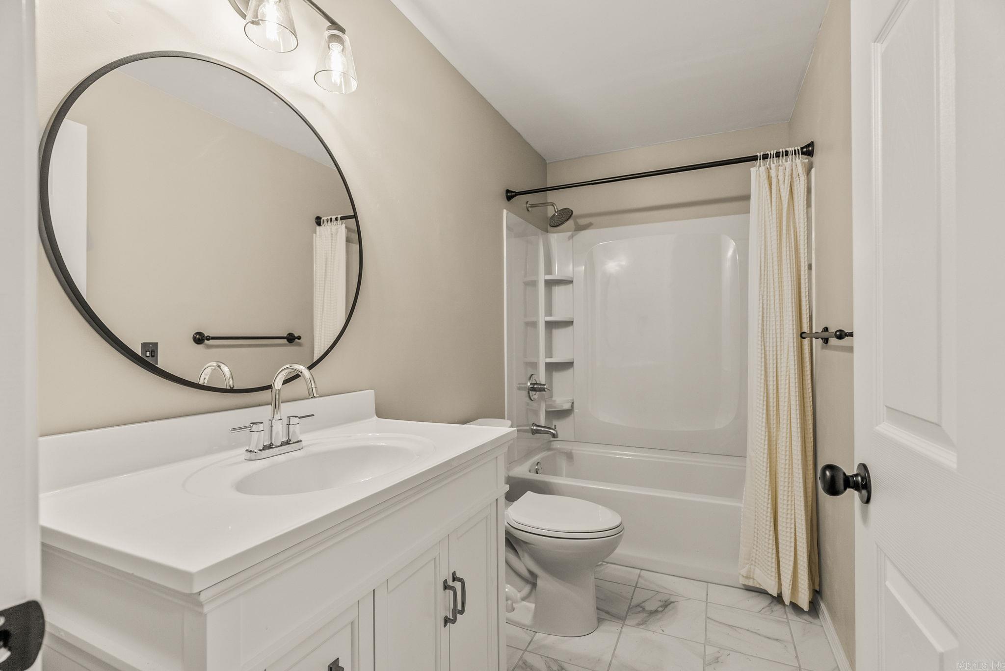 HAMILTON HILLS - Residential