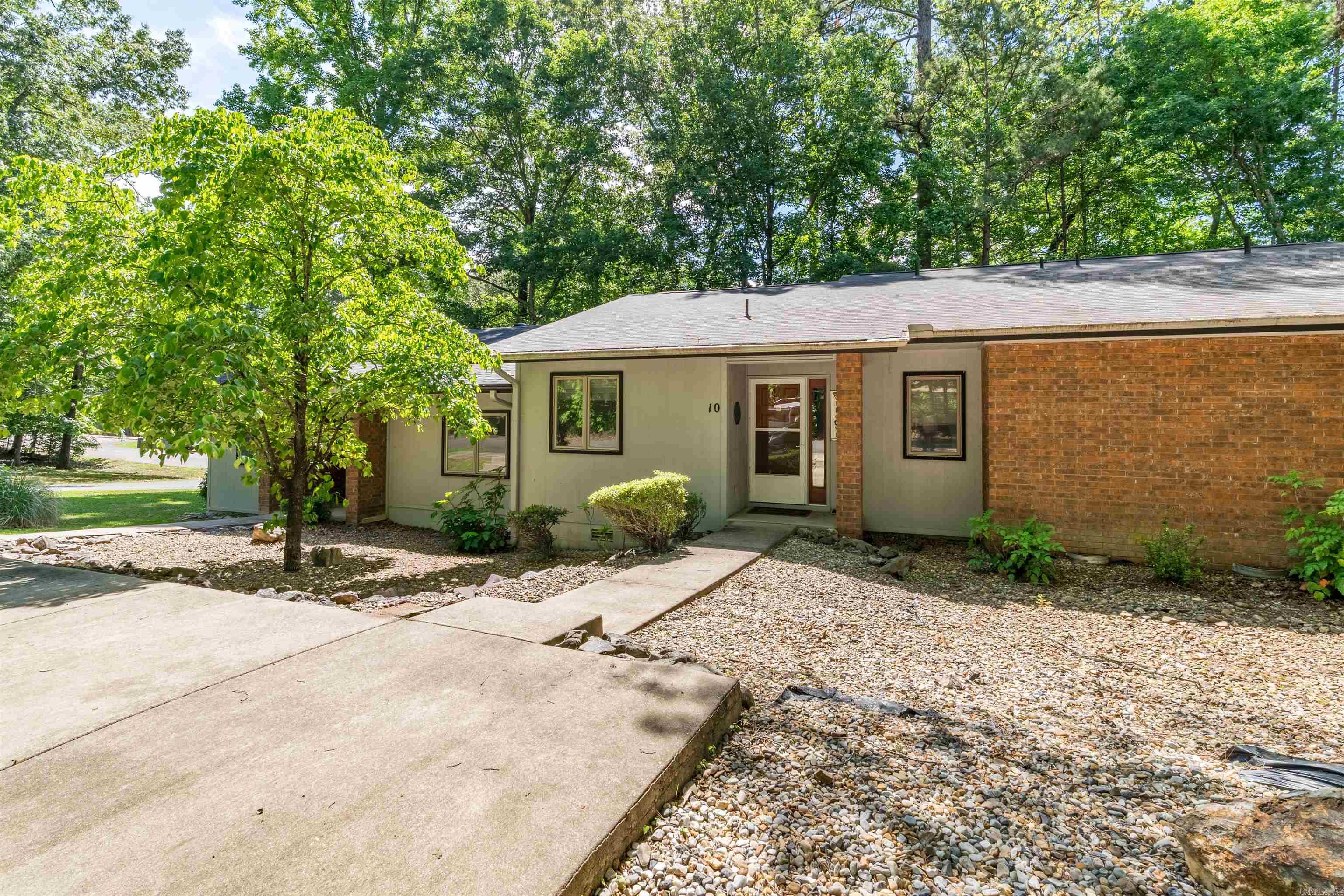 CORTEZ COURTS - Residential
