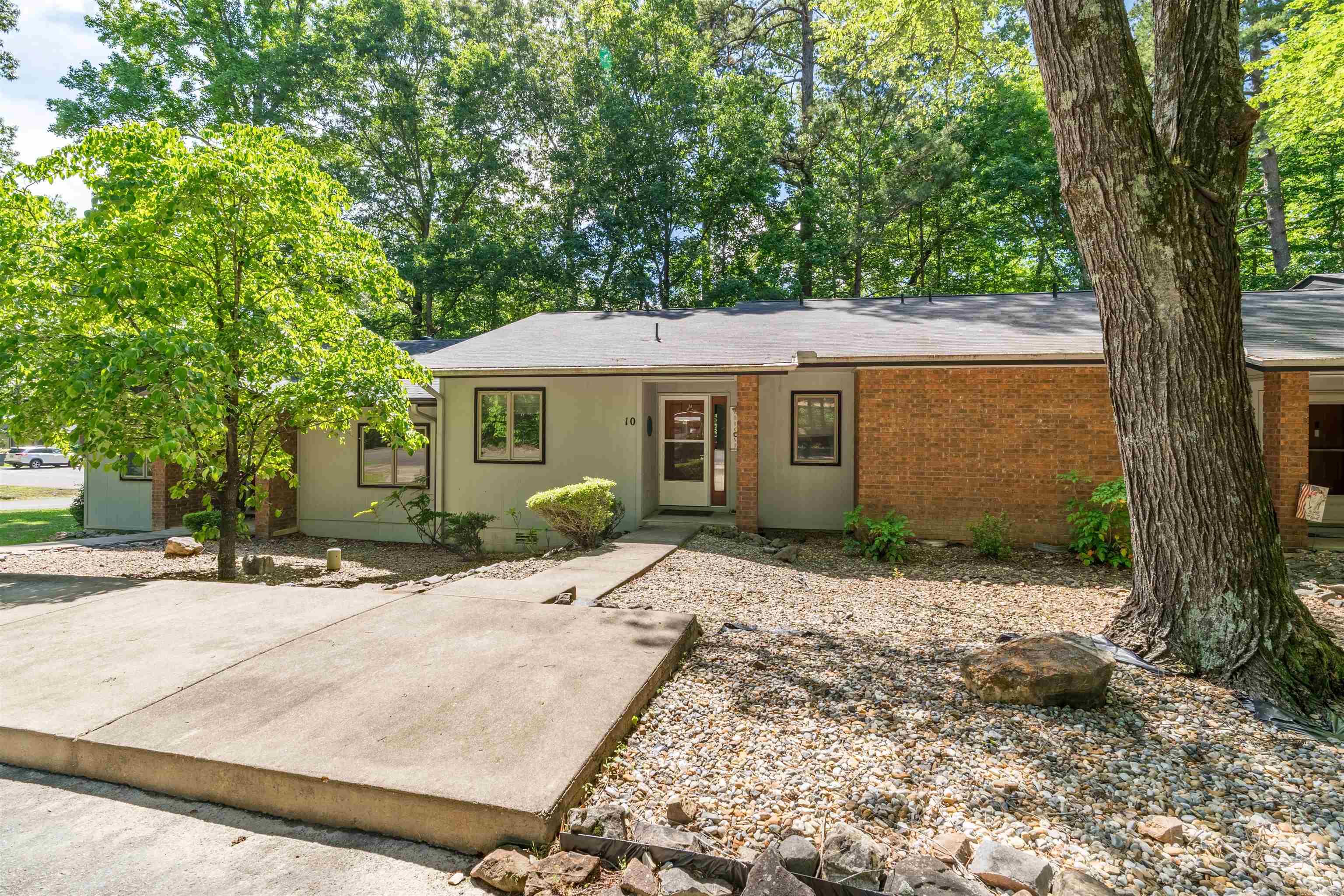CORTEZ COURTS - Residential