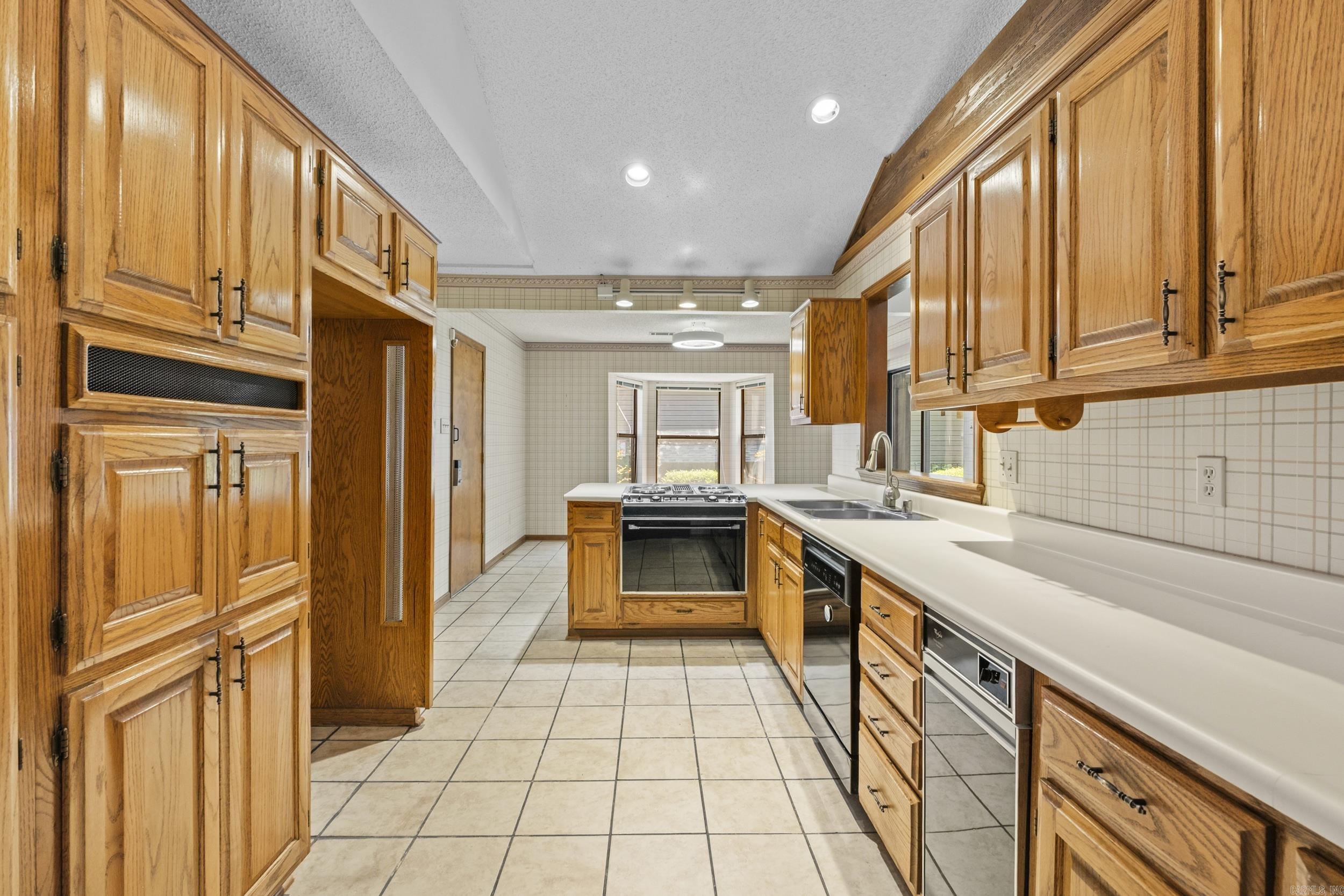 FIRST FAIRWAY ADDN - Residential