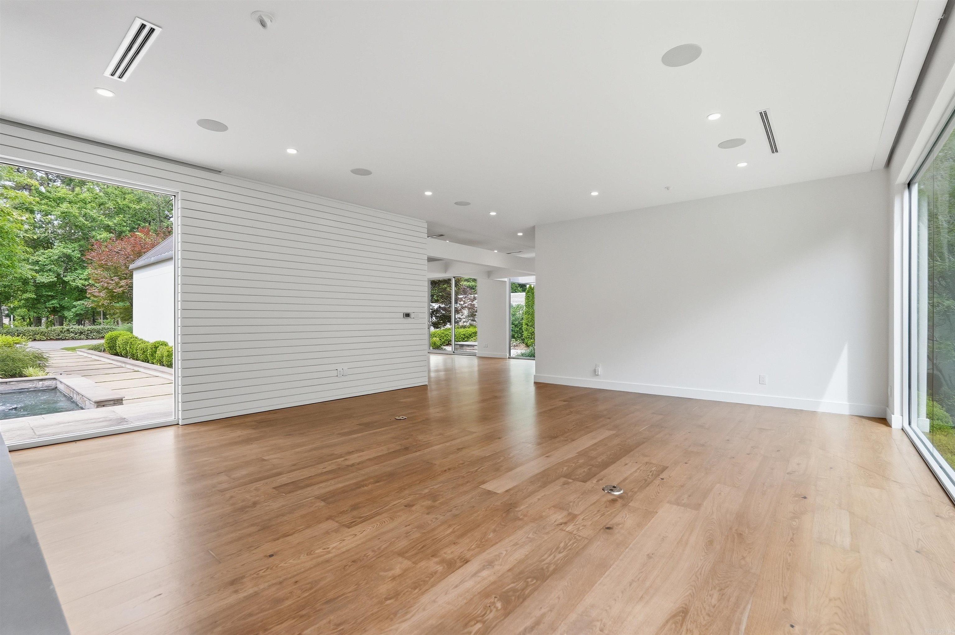 CHENAL VALLEY SOLOGNE CIRCLE - Residential