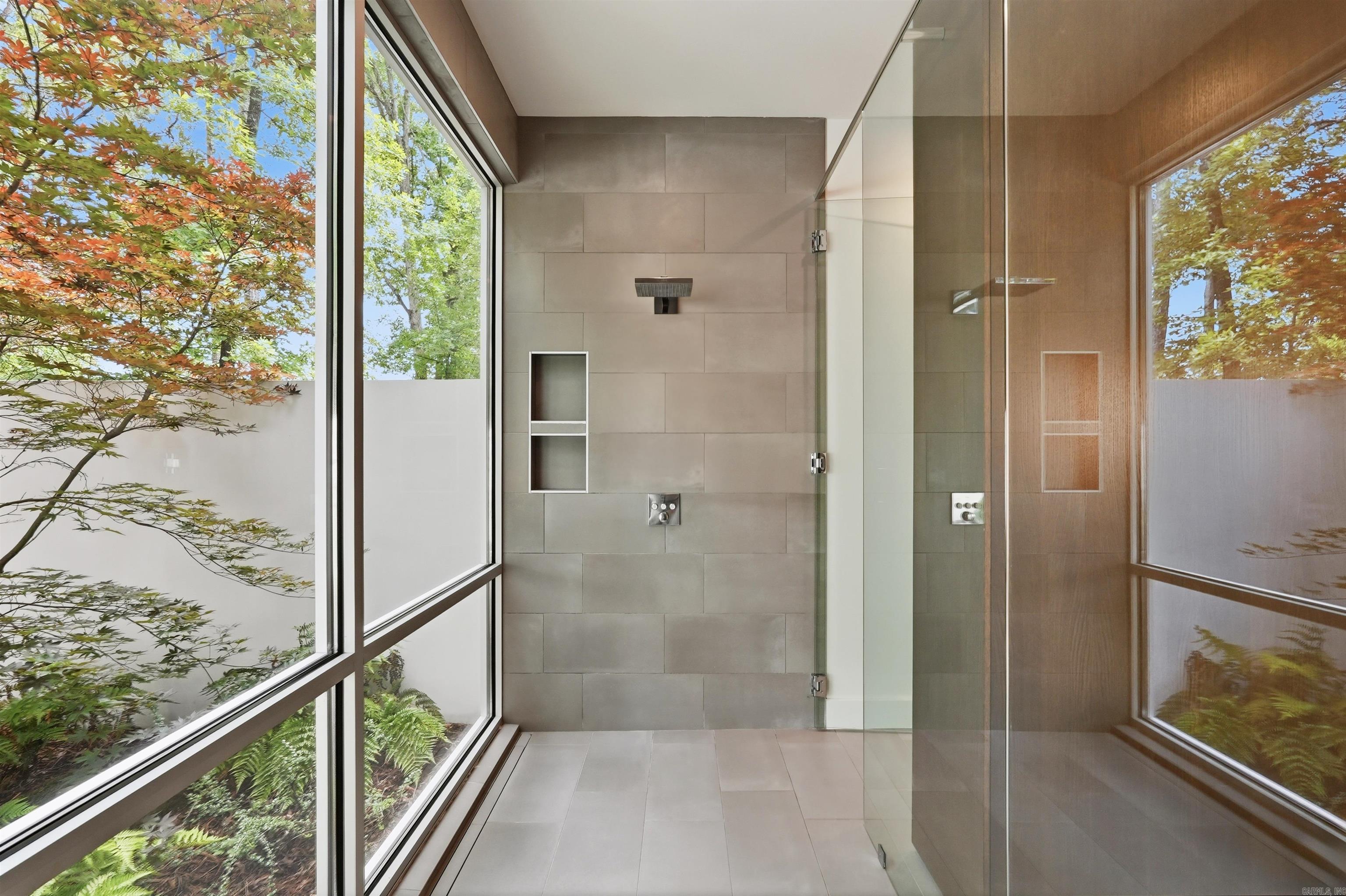 CHENAL VALLEY SOLOGNE CIRCLE - Residential