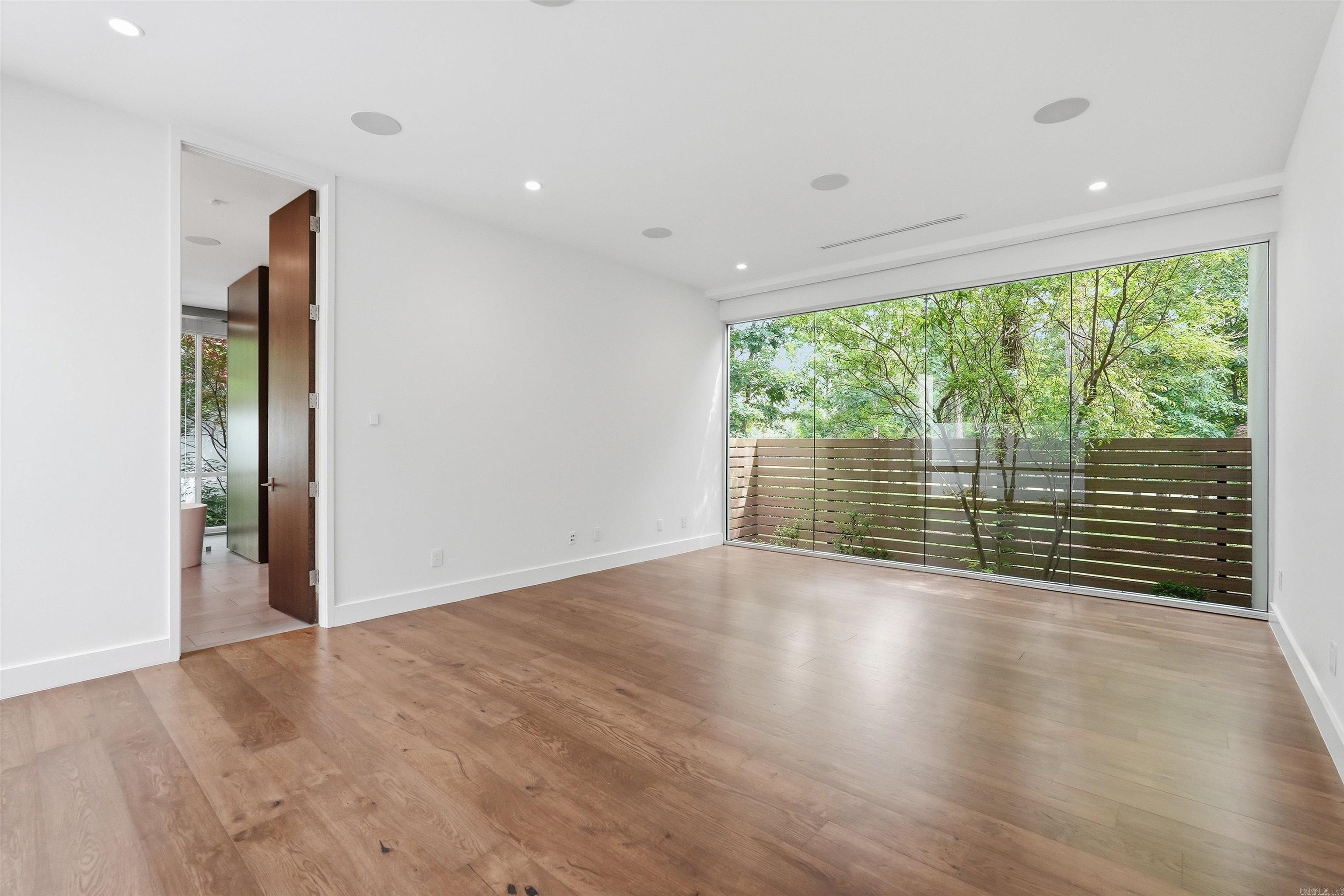 CHENAL VALLEY SOLOGNE CIRCLE - Residential