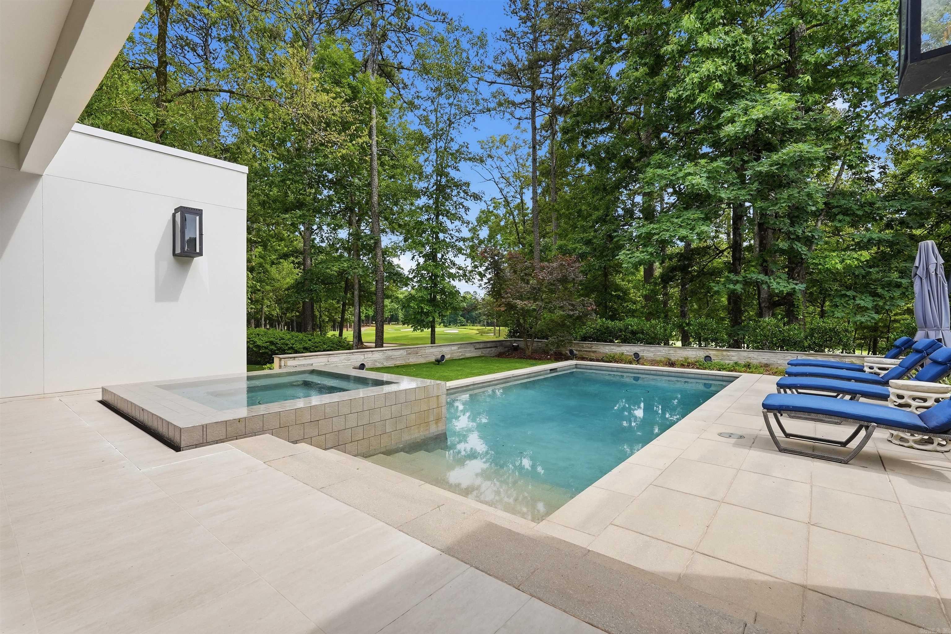 CHENAL VALLEY SOLOGNE CIRCLE - Residential