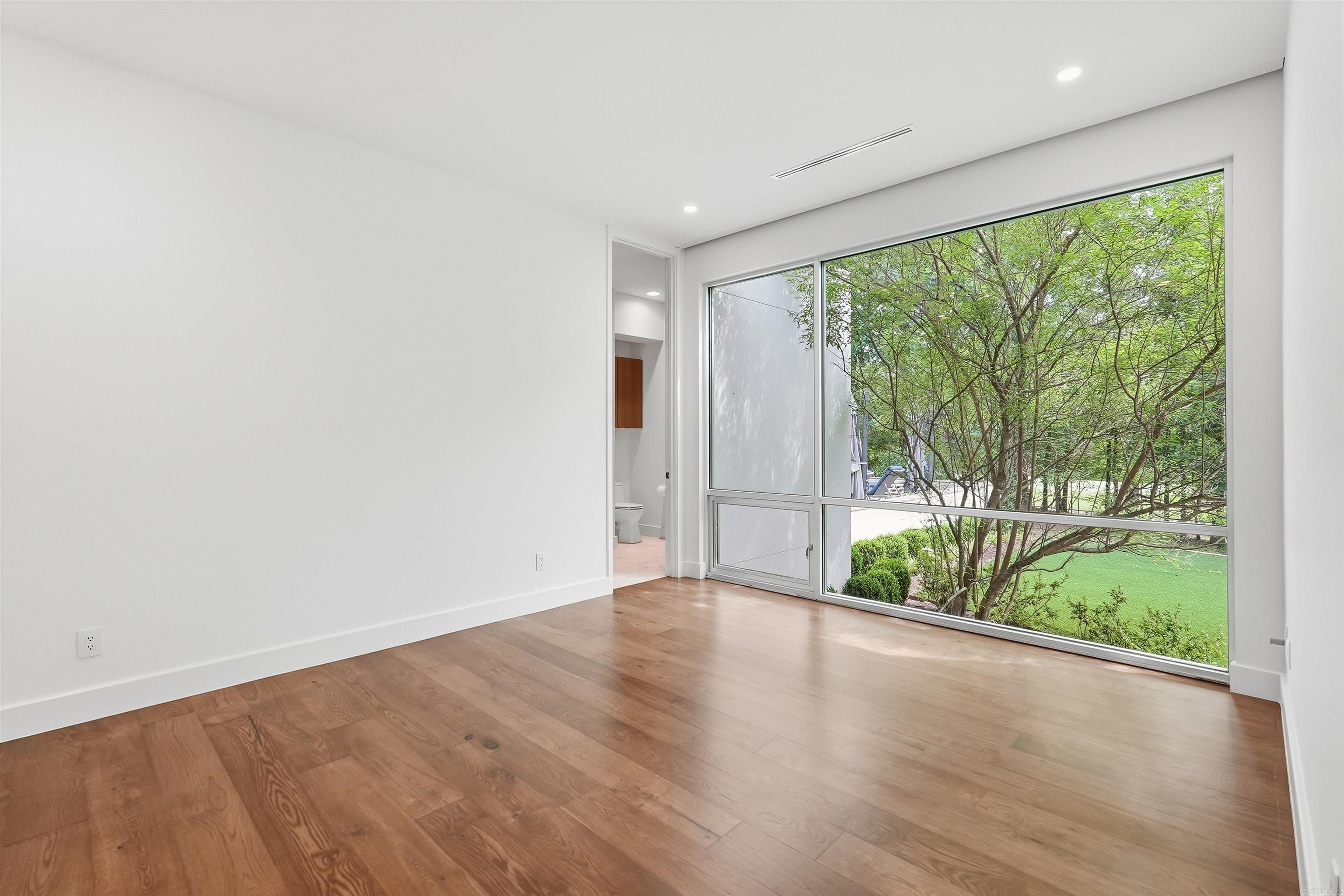 CHENAL VALLEY SOLOGNE CIRCLE - Residential