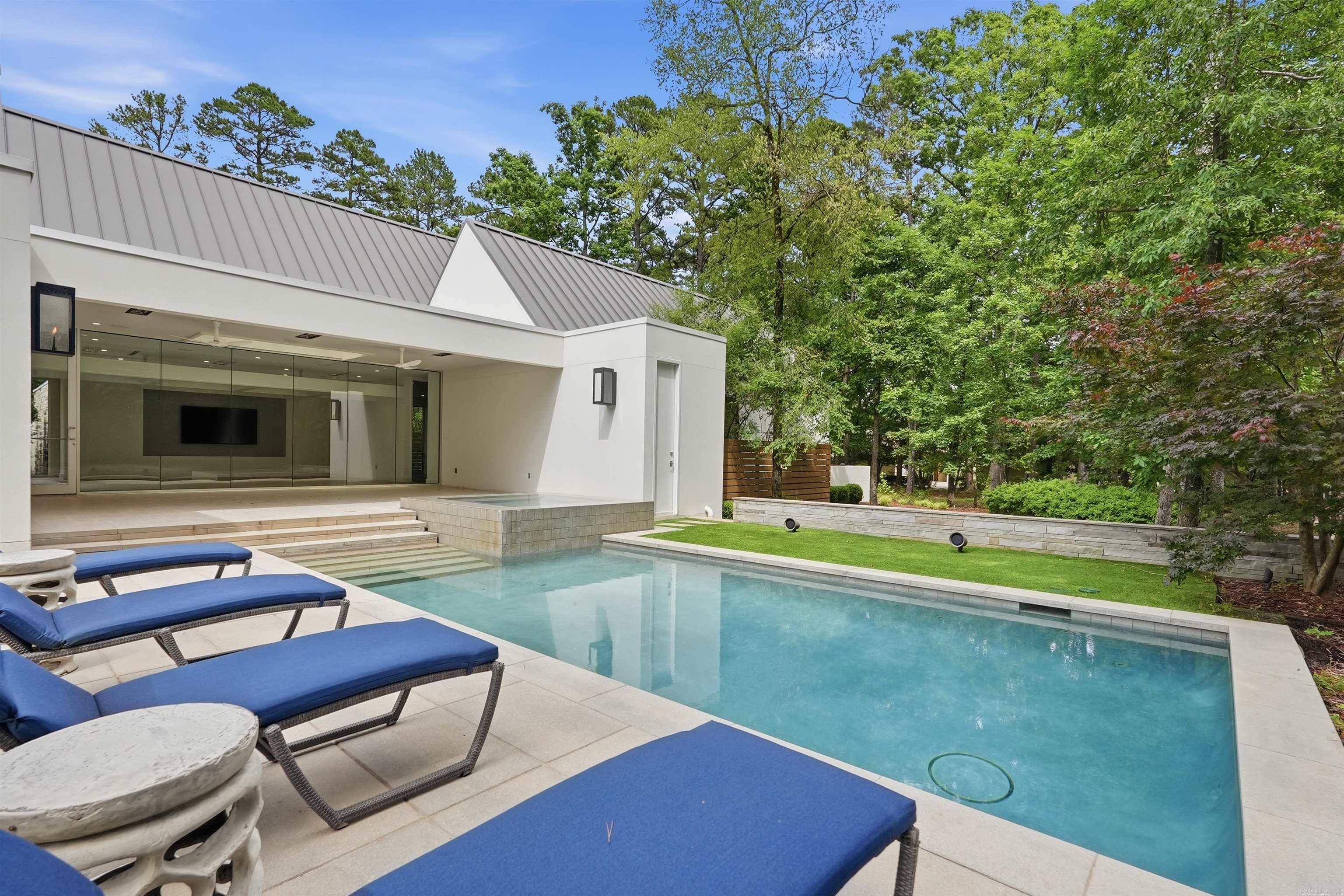 CHENAL VALLEY SOLOGNE CIRCLE - Residential