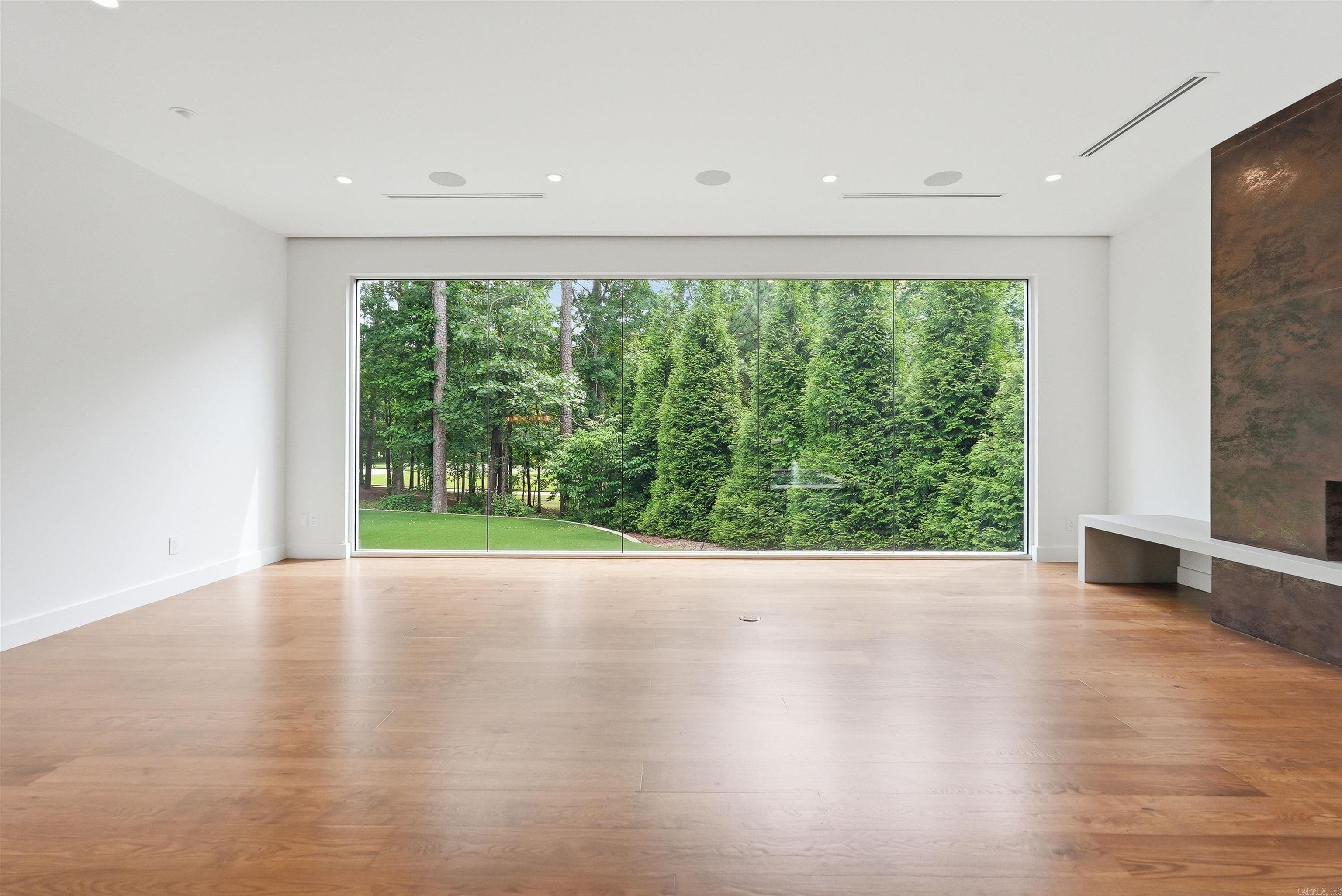 CHENAL VALLEY SOLOGNE CIRCLE - Residential