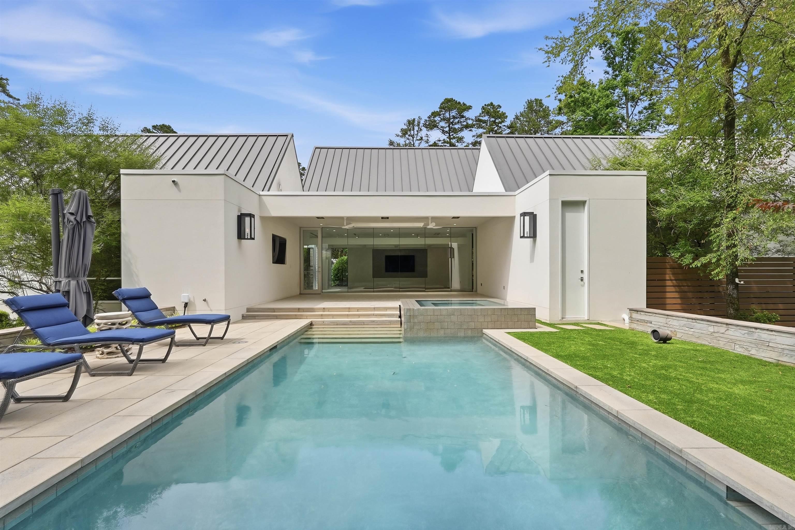 CHENAL VALLEY SOLOGNE CIRCLE - Residential