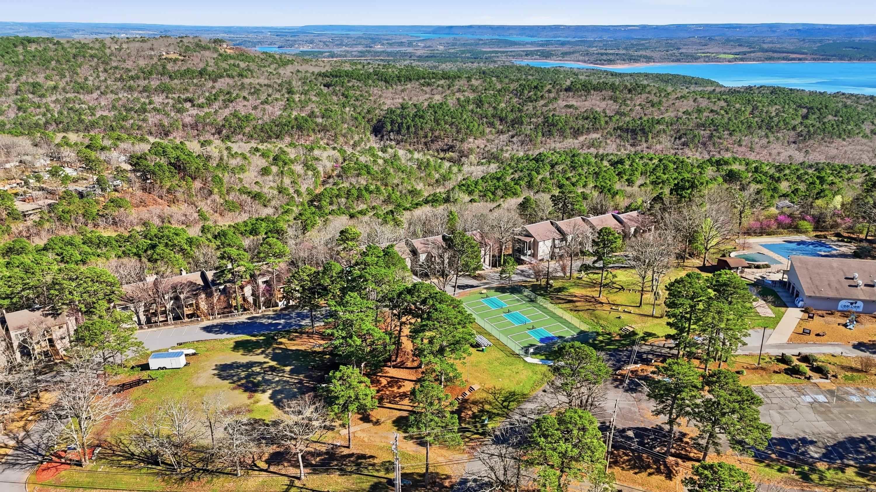 CLIFFSIDE LODGE - Residential