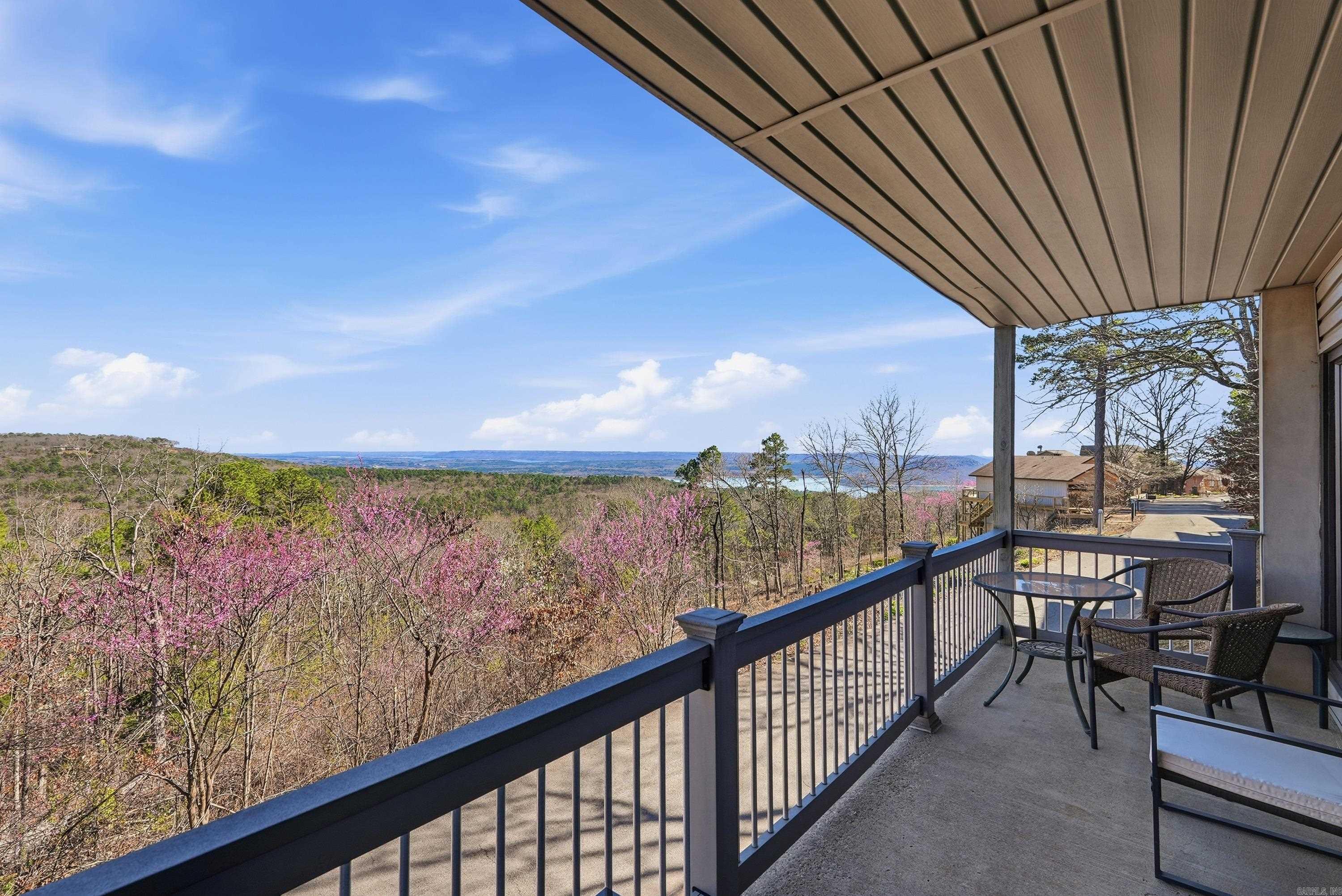 CLIFFSIDE LODGE - Residential