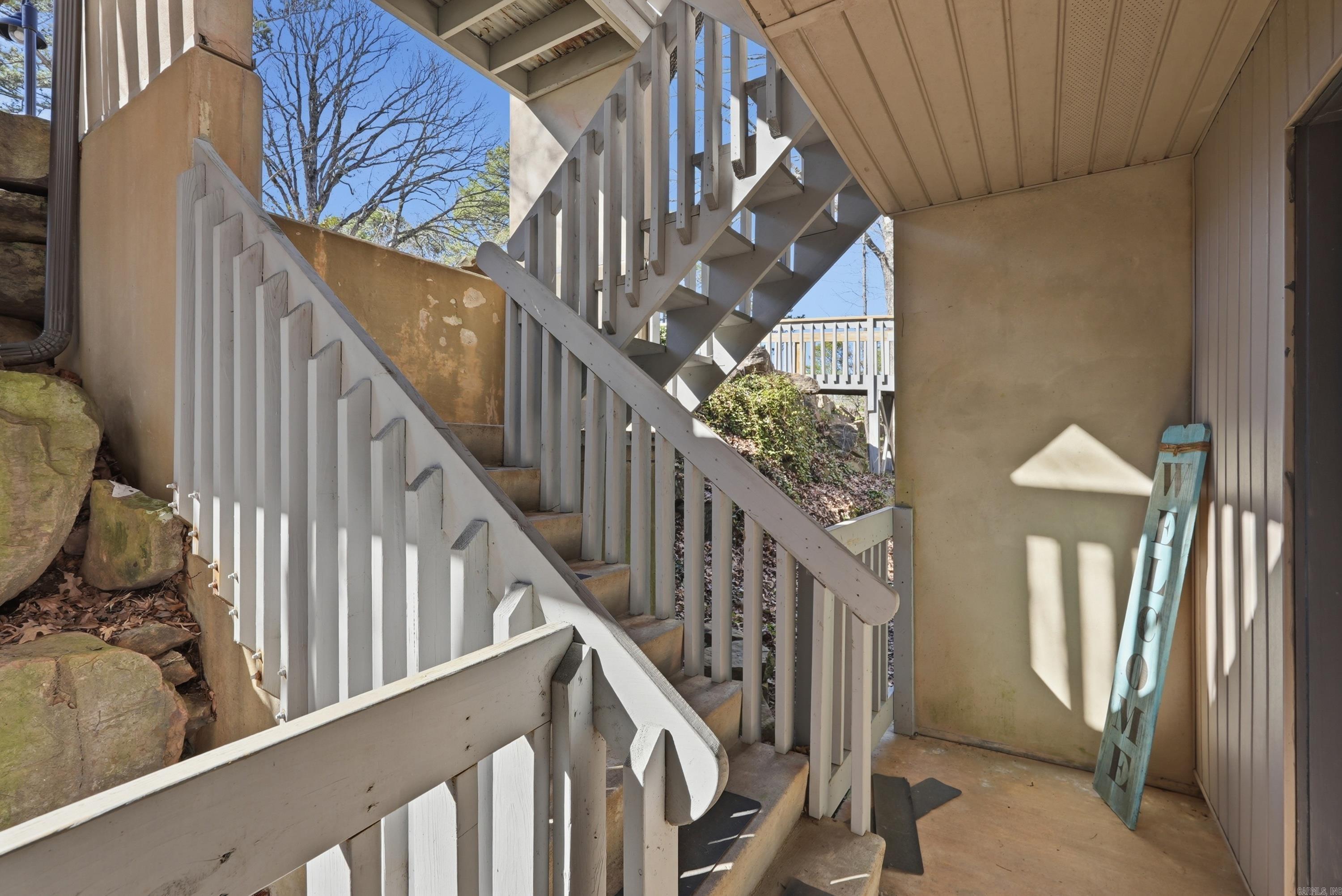 CLIFFSIDE LODGE - Residential