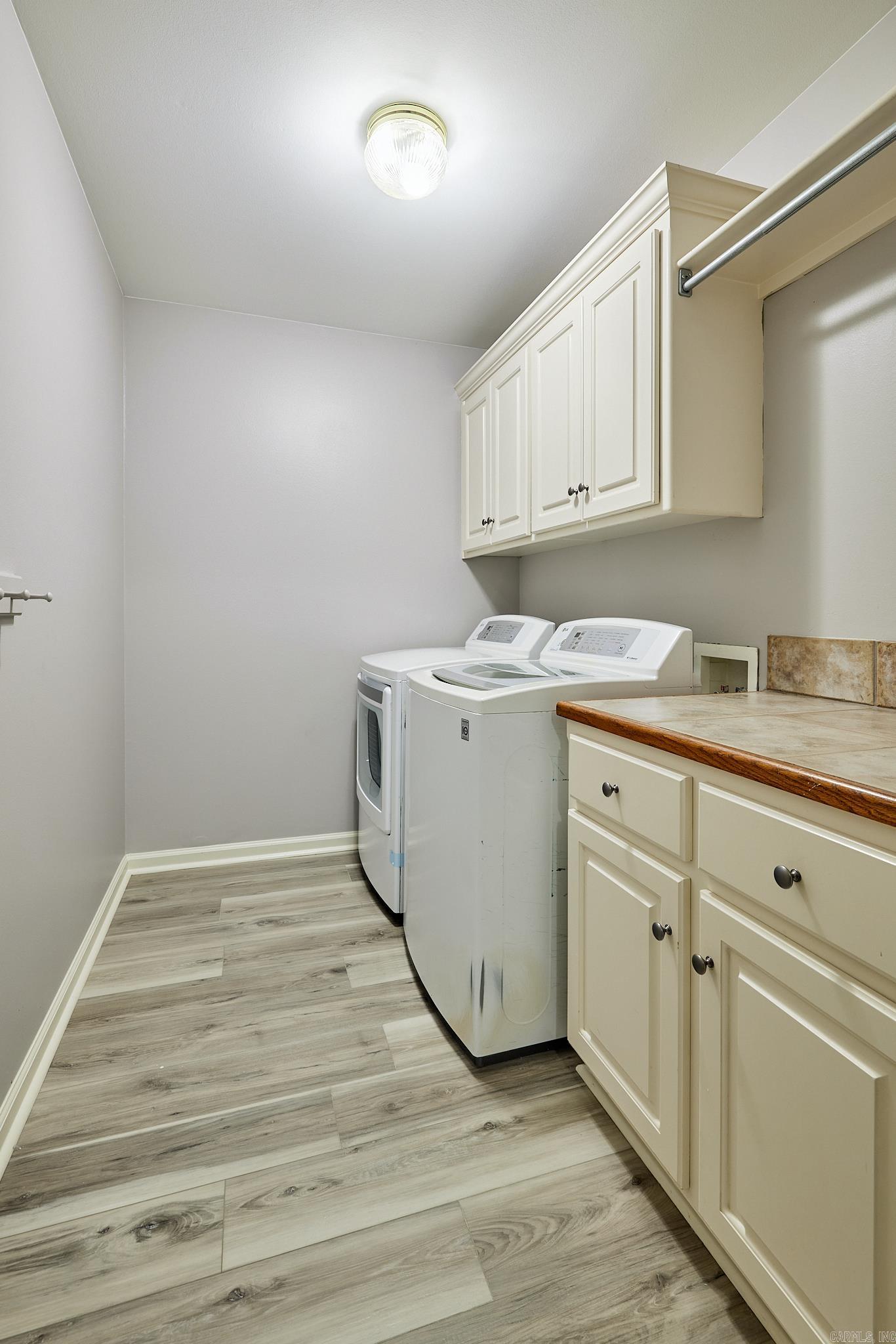 DIAMOND POINTE - Residential