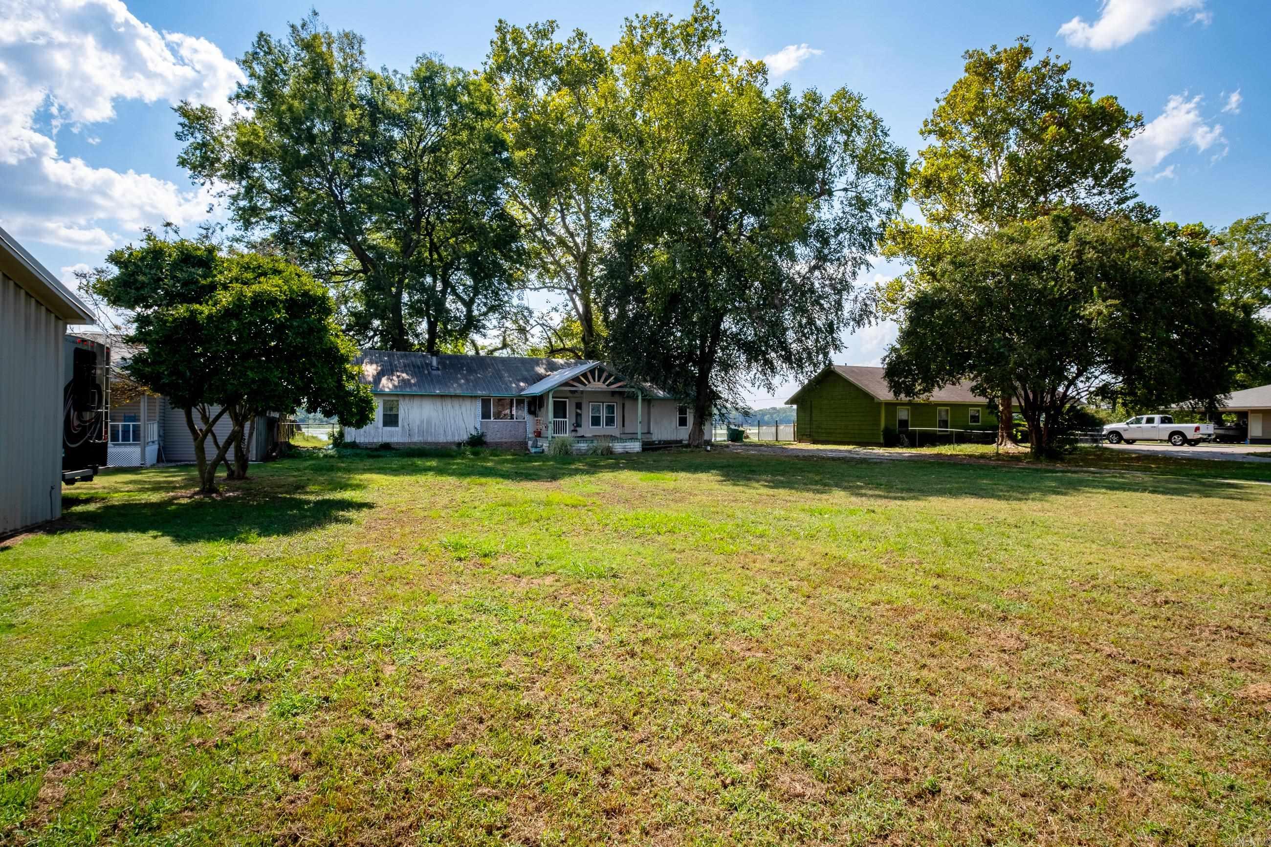 RIVER MANOR EST - Residential