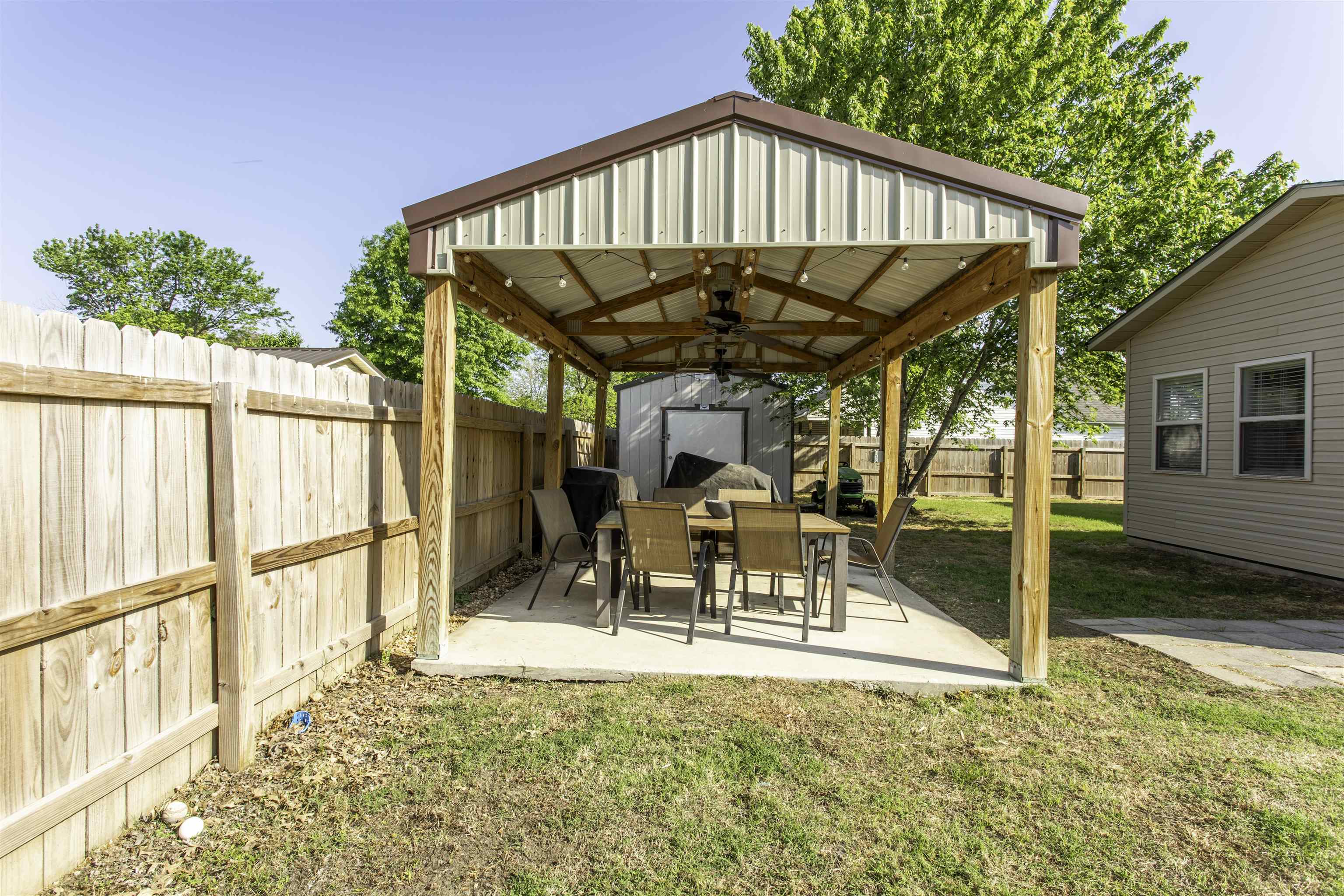 WOODLAND ACRES - Residential