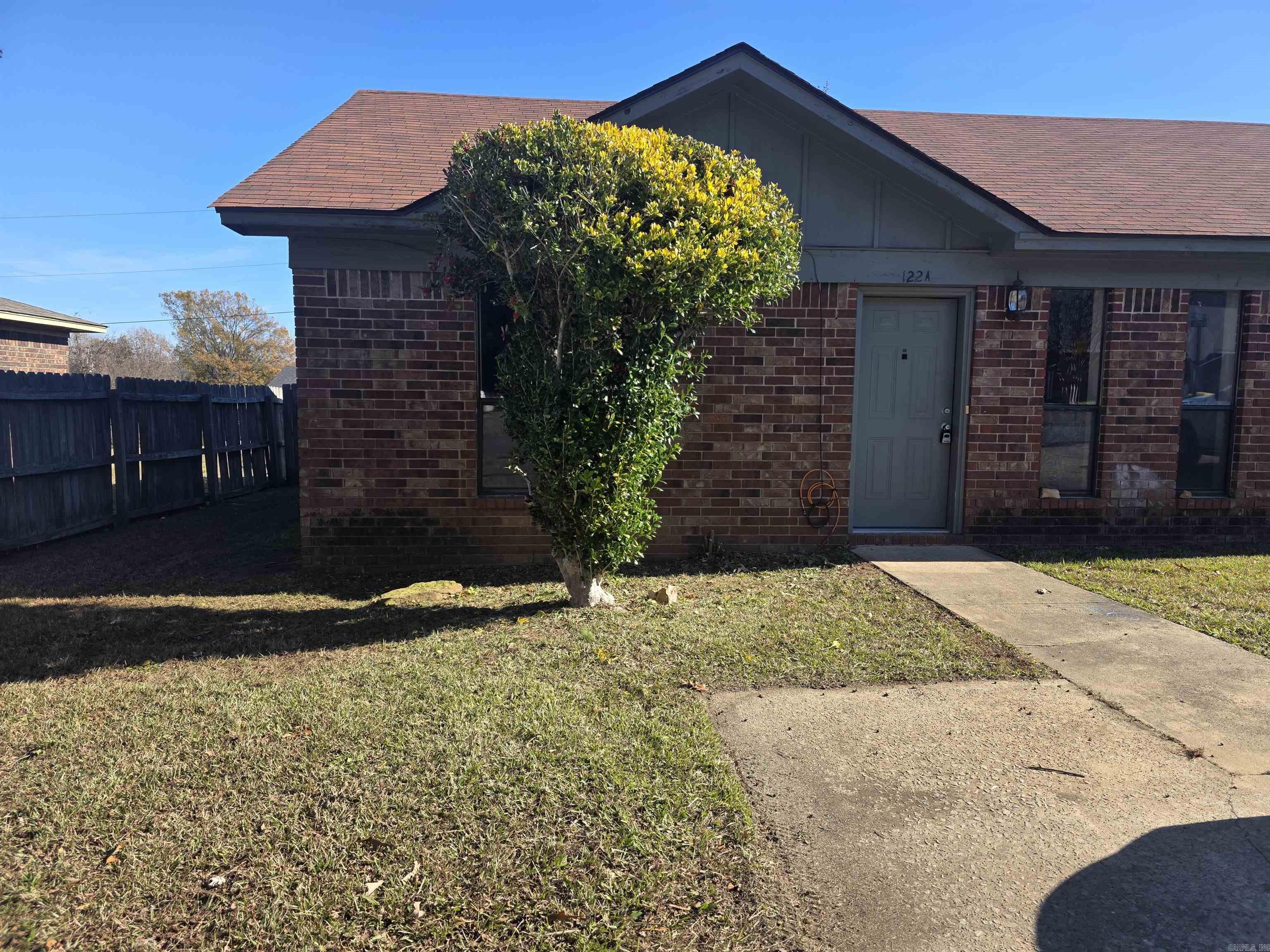This Cozy updated 2 bedroom, 1bathroom home in Cabot is Perfect for a small family or Roommates