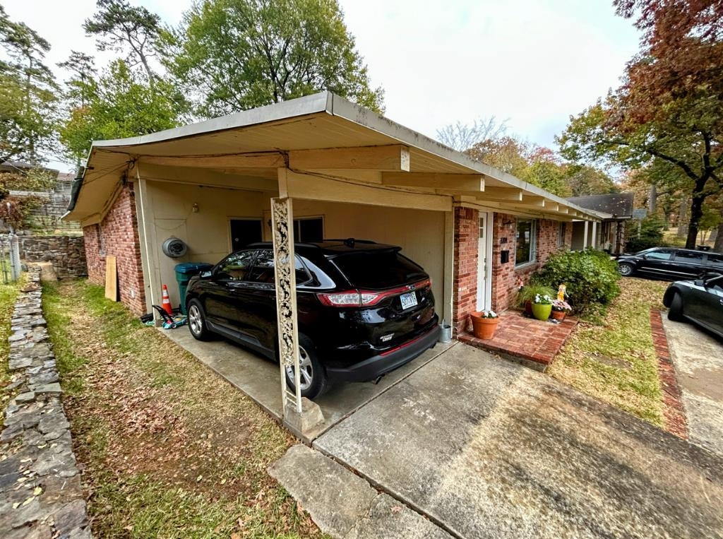 PINE WOOD HILL ADDN - Residential