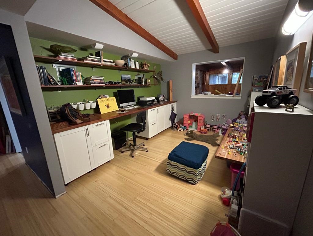 PINE WOOD HILL ADDN - Residential