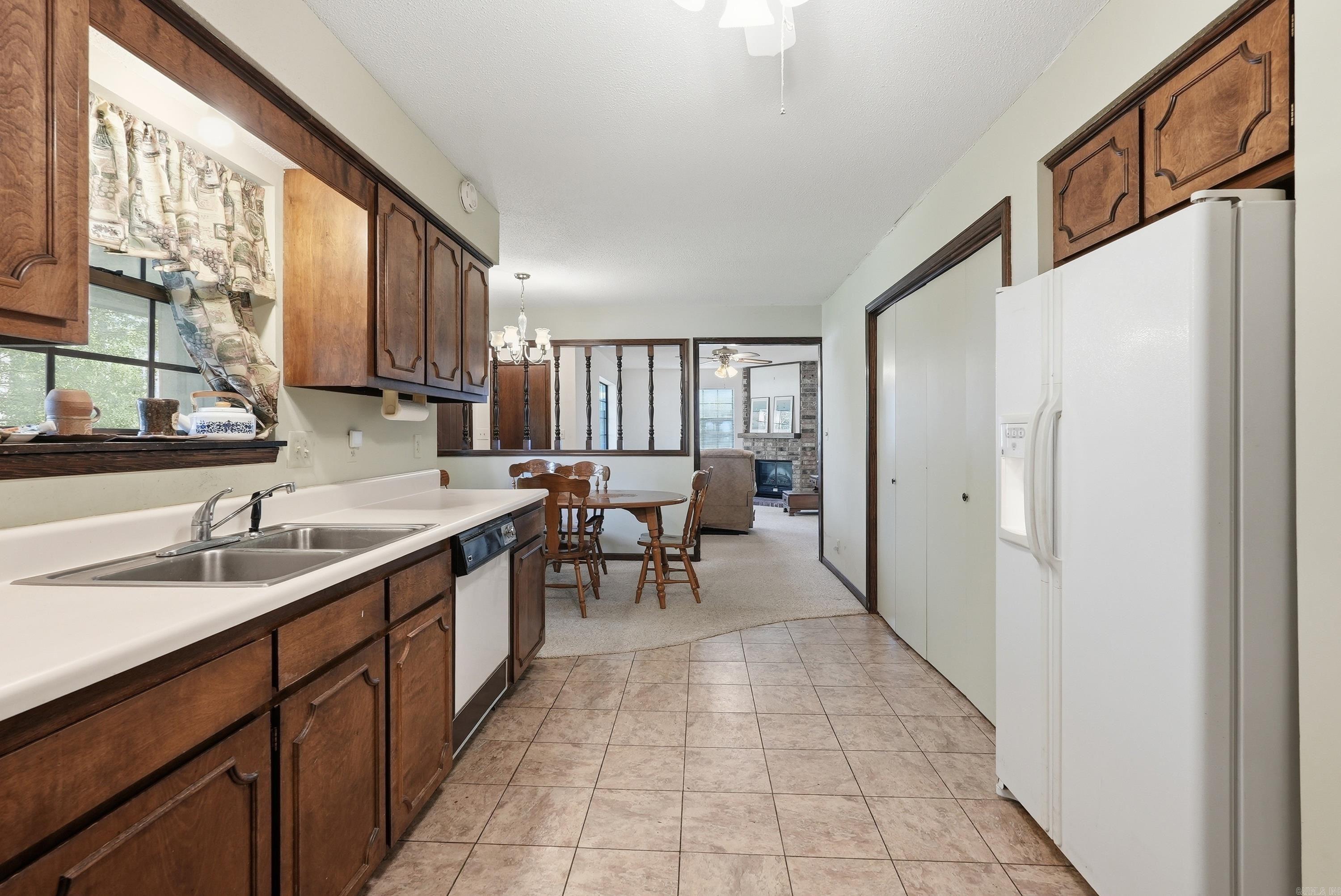 INDIAN HILLS - Residential