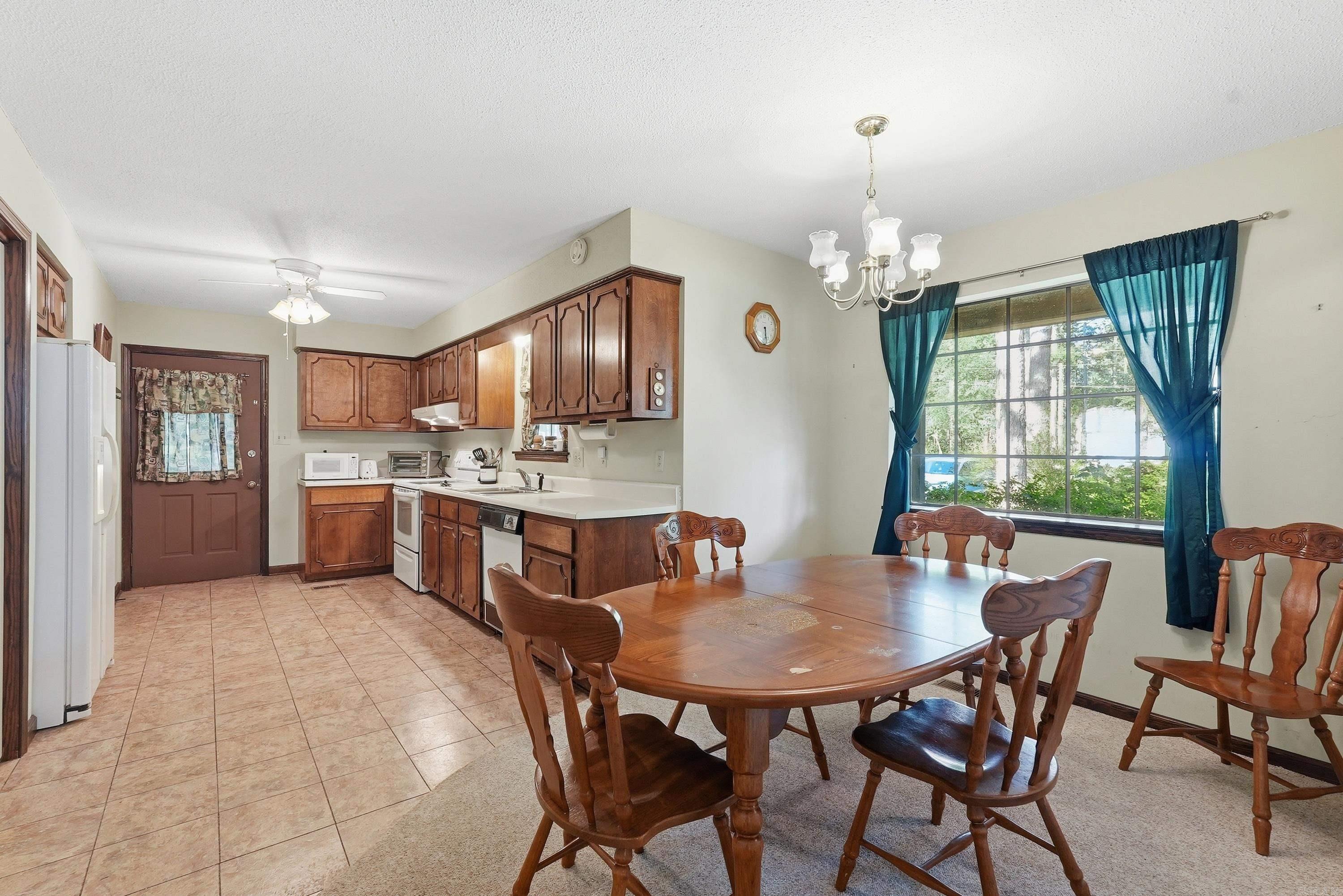 INDIAN HILLS - Residential