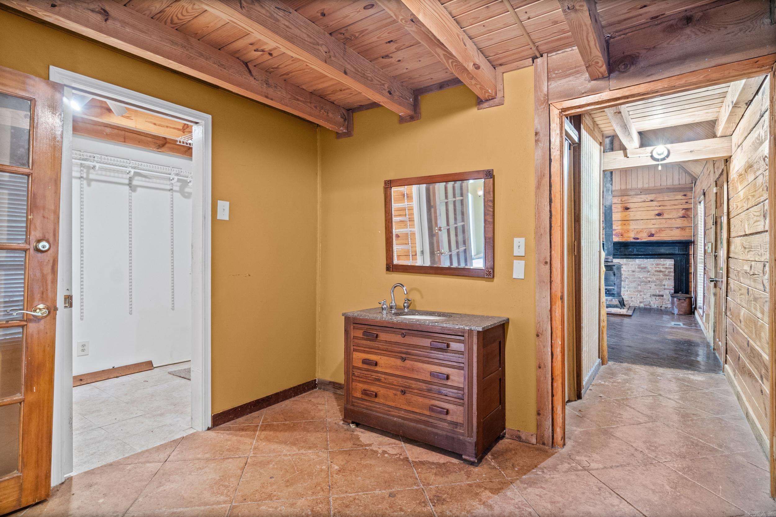 BELMONT ACRES - LAKE - Residential