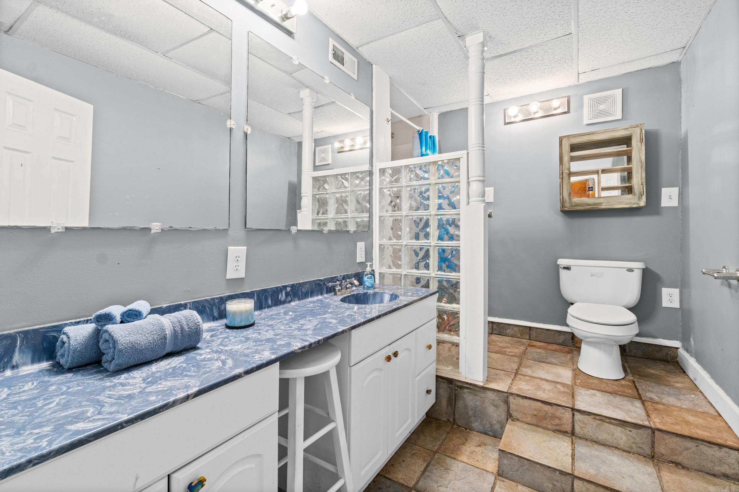 BELMONT ACRES - LAKE - Residential