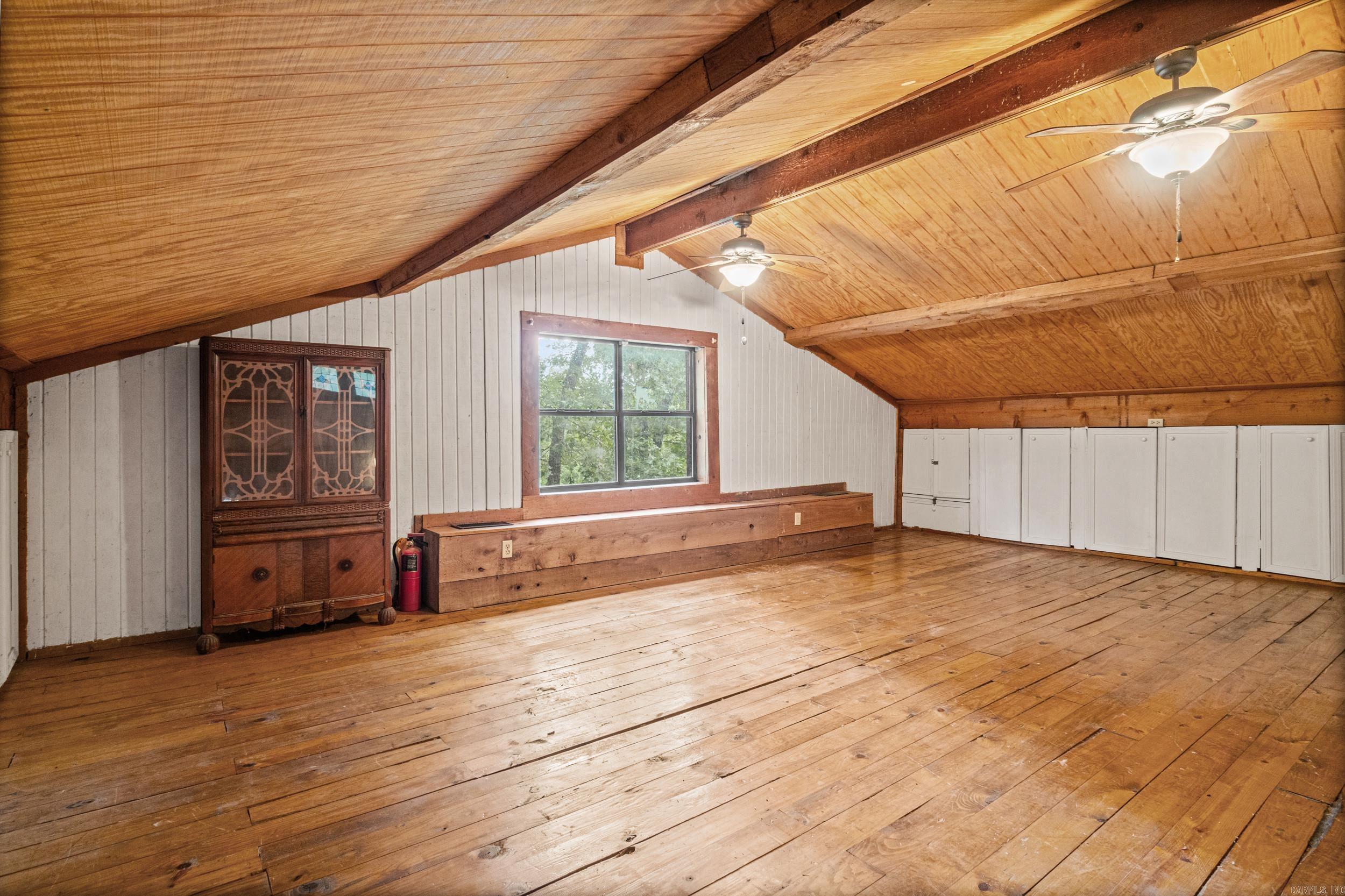 BELMONT ACRES - LAKE - Residential