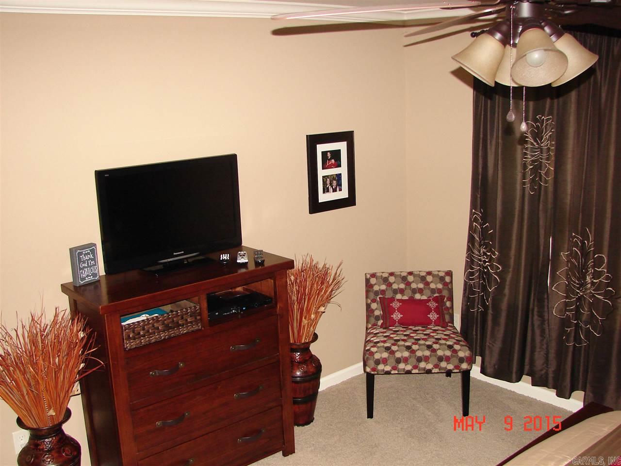 OAK GLENN - Residential