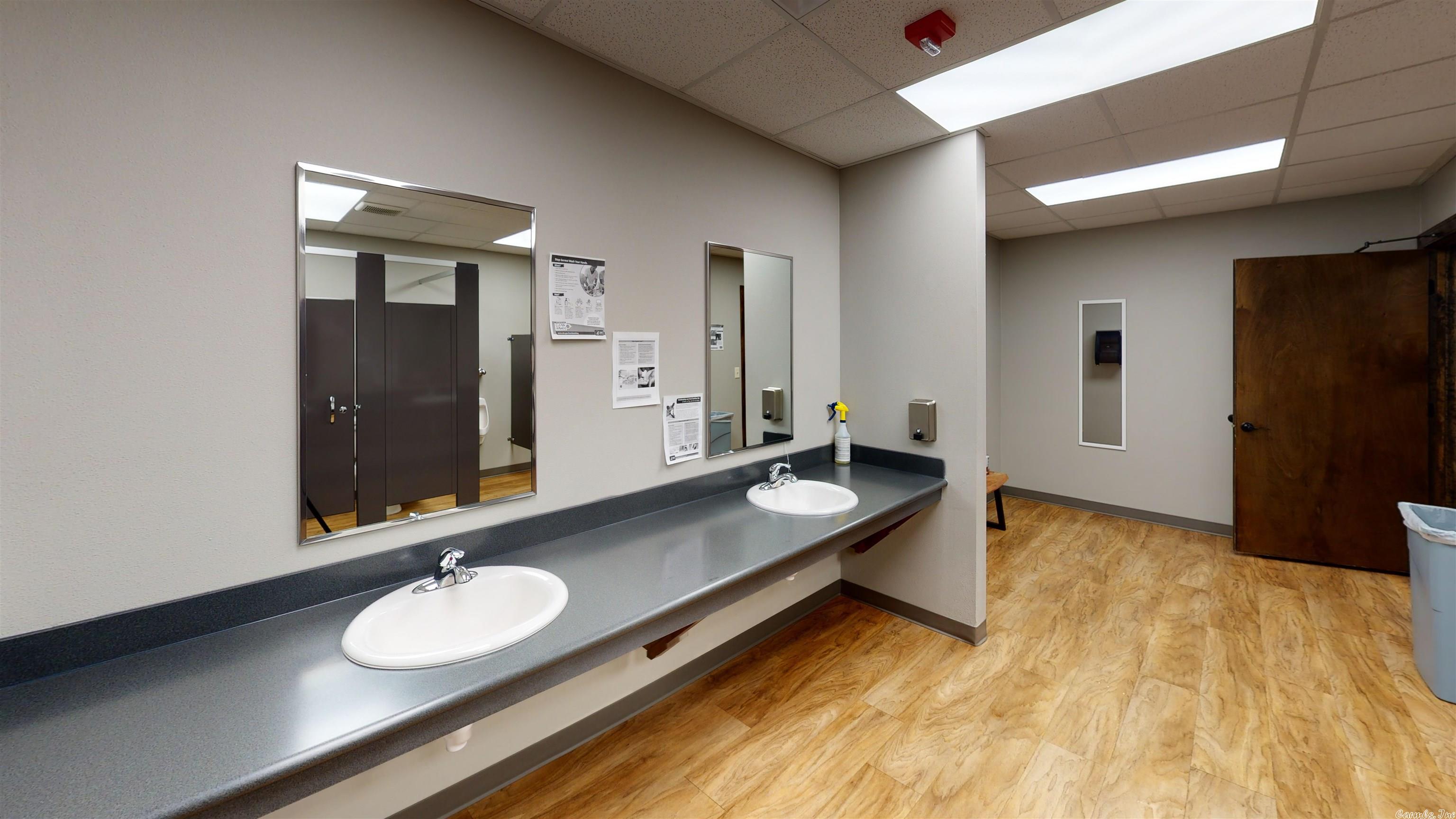 Queensway - Commercial Sale