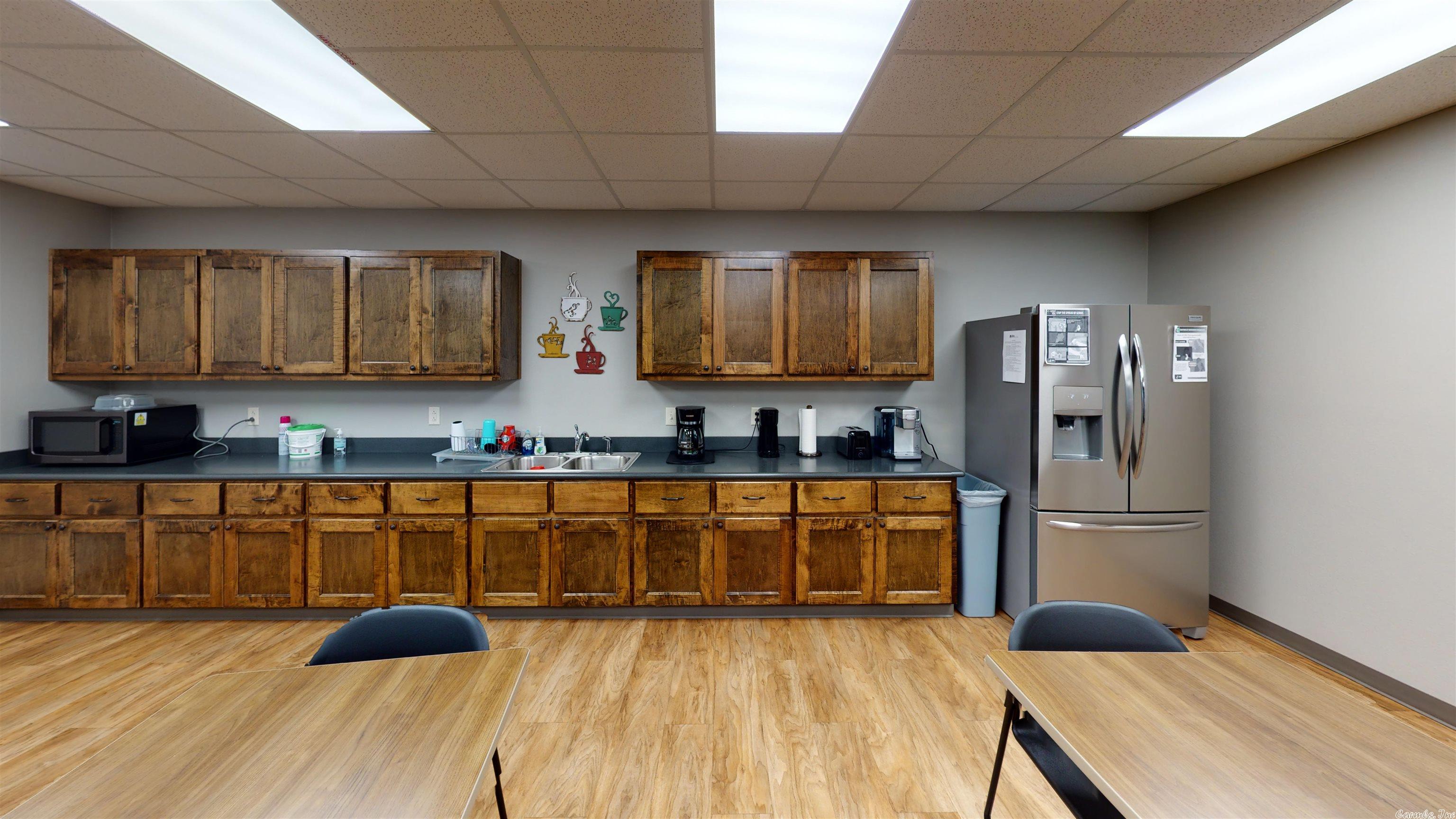Queensway - Commercial Sale