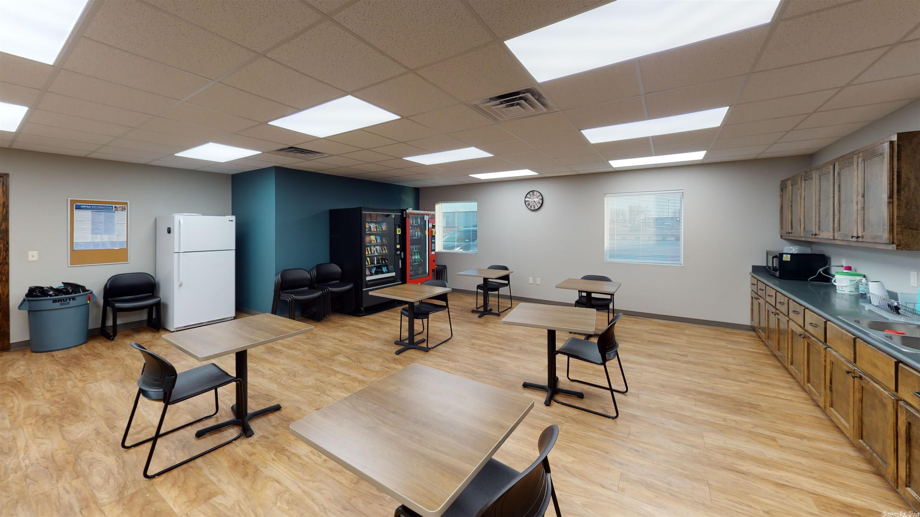 Queensway - Commercial Sale