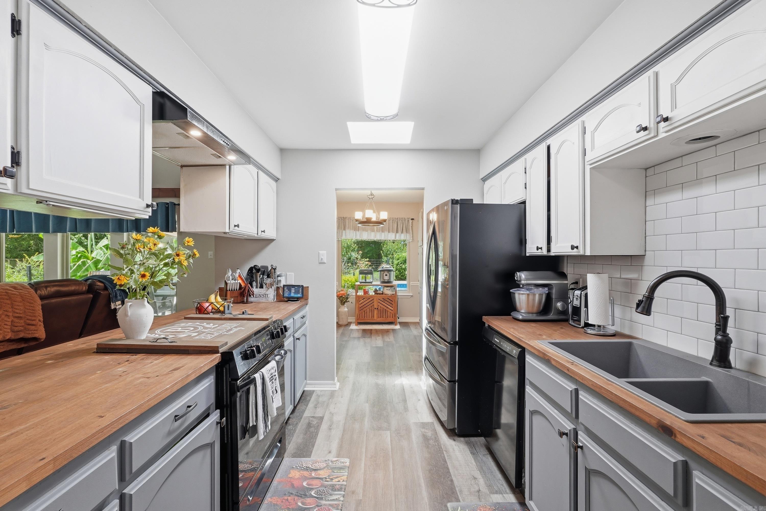 SIMMONS PLACE - Residential