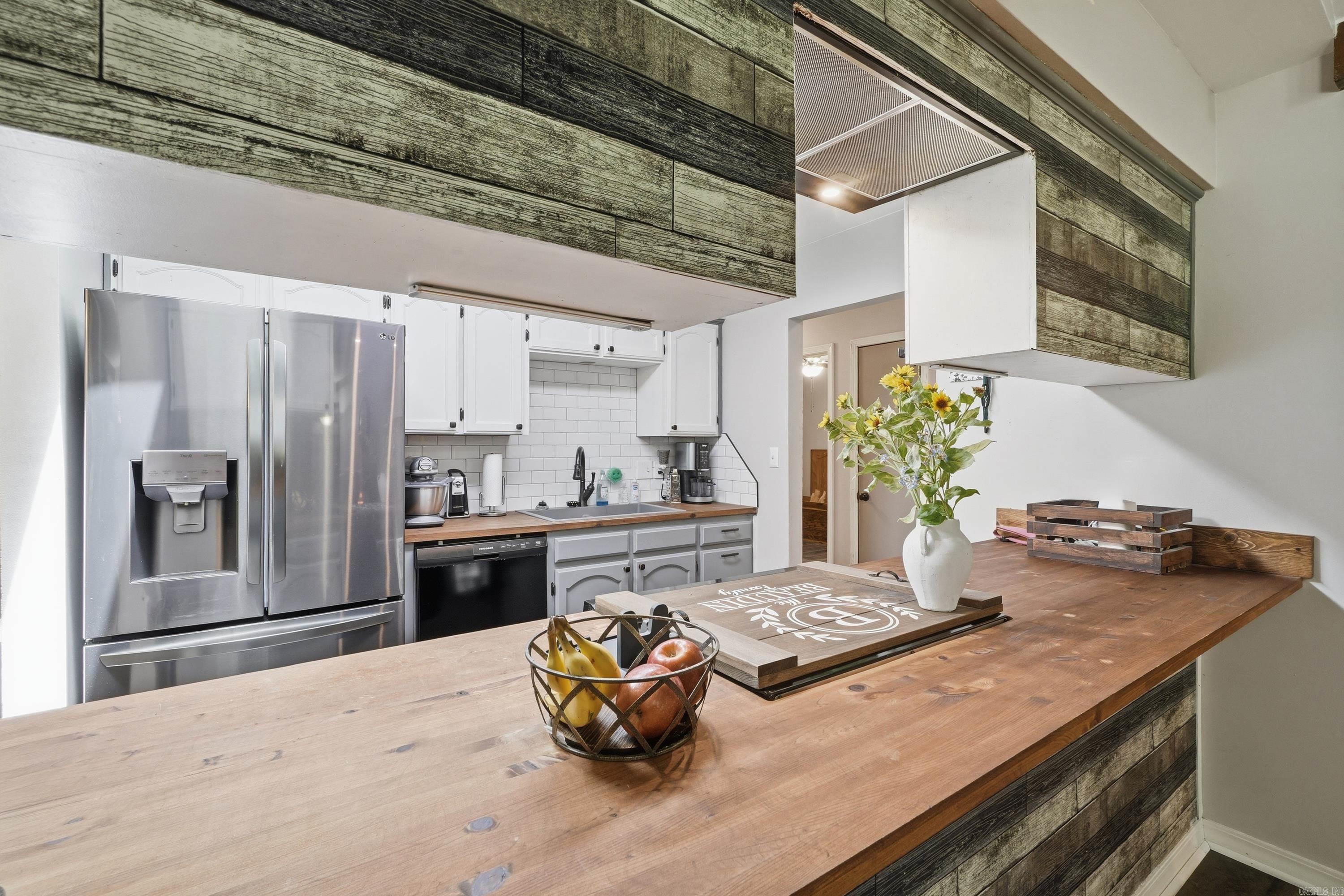 SIMMONS PLACE - Residential
