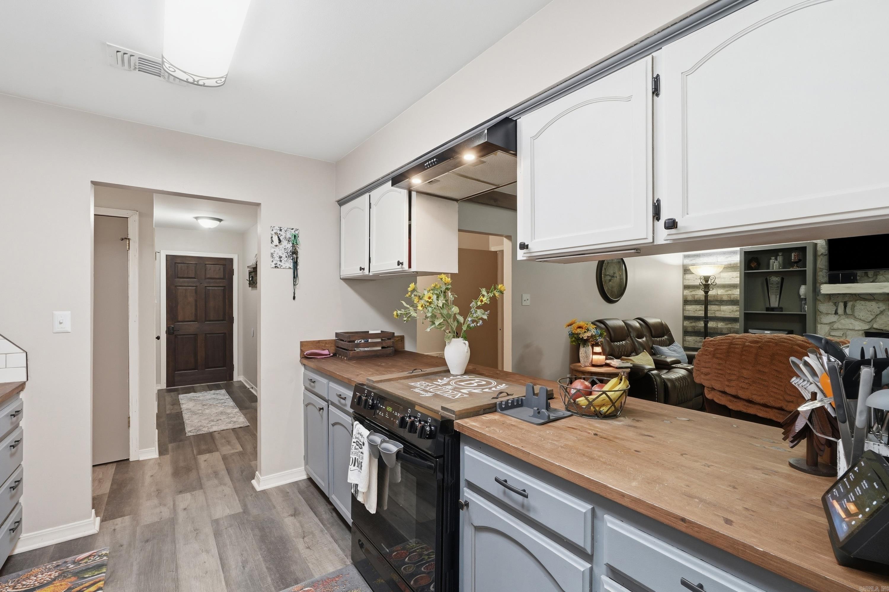 SIMMONS PLACE - Residential