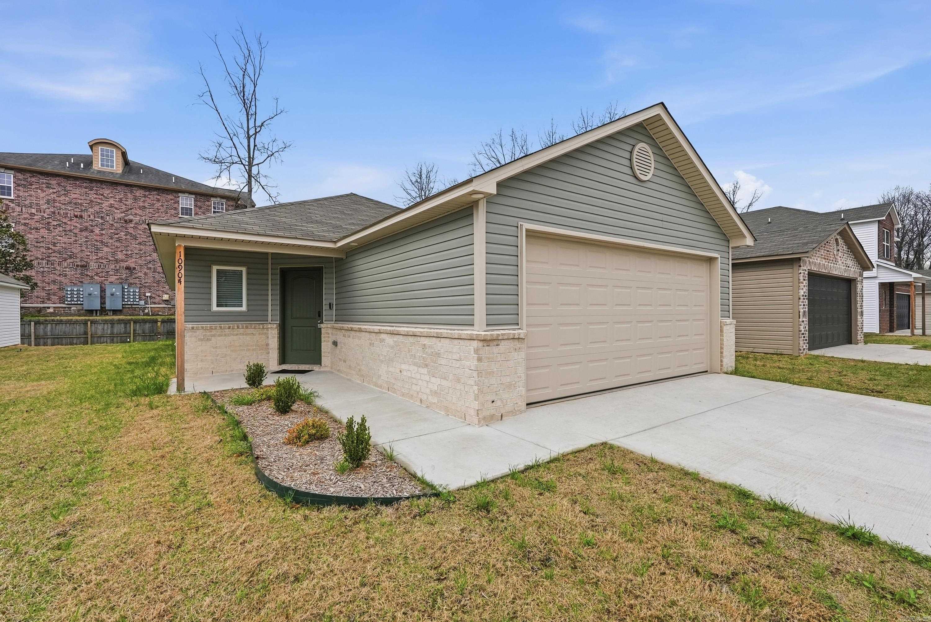 WHITE OAK CROSSING - Residential Lease