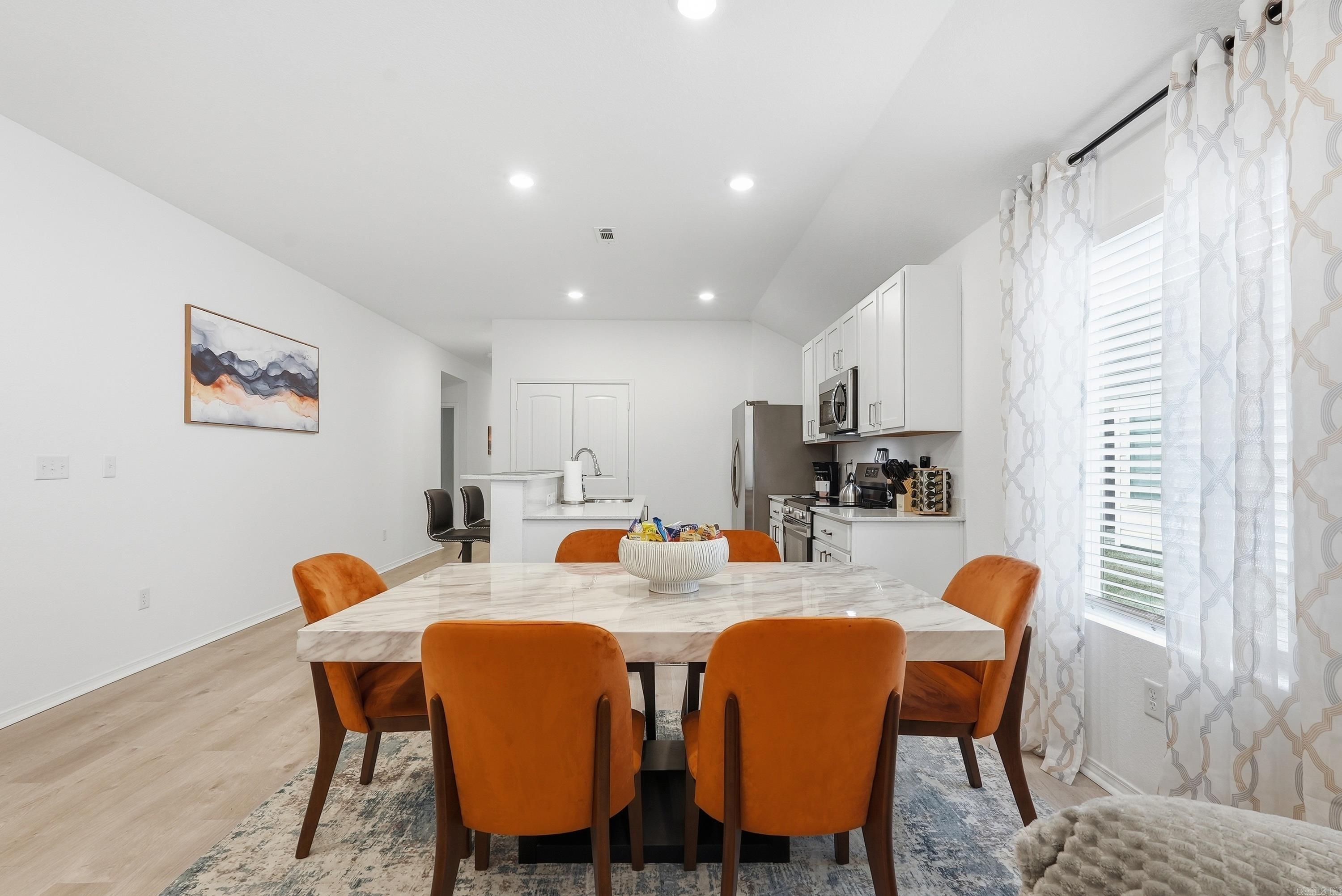 WHITE OAK CROSSING - Residential Lease