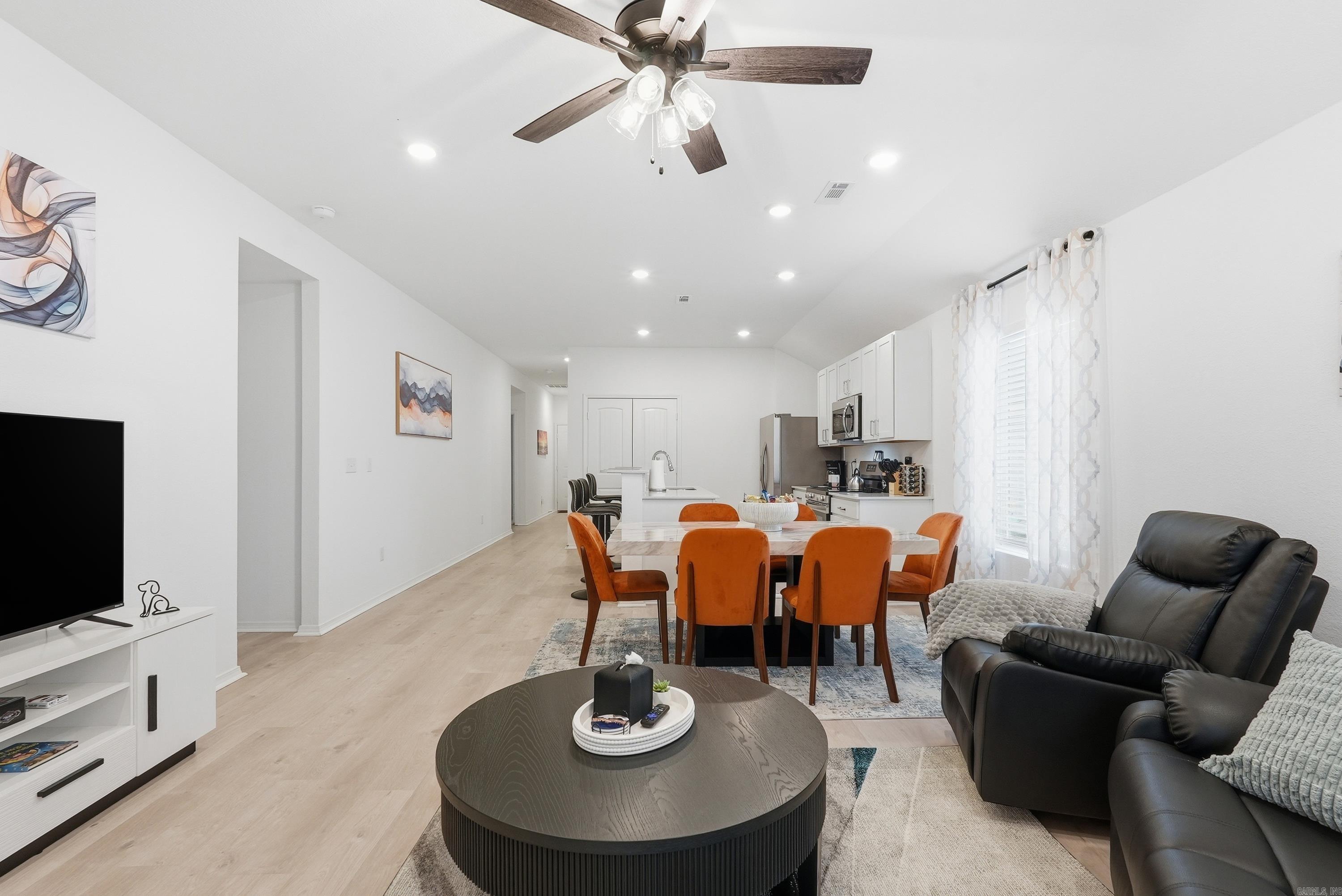WHITE OAK CROSSING - Residential Lease