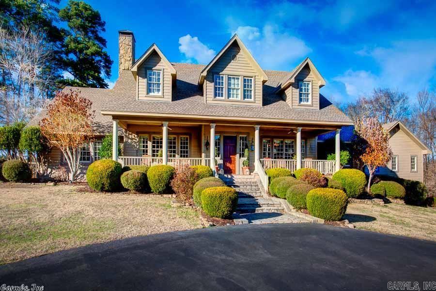 See link for features of home plus virtual tour!   http://tours.mlbaxley-assoc.com/public/vtour/display/287972?a=1